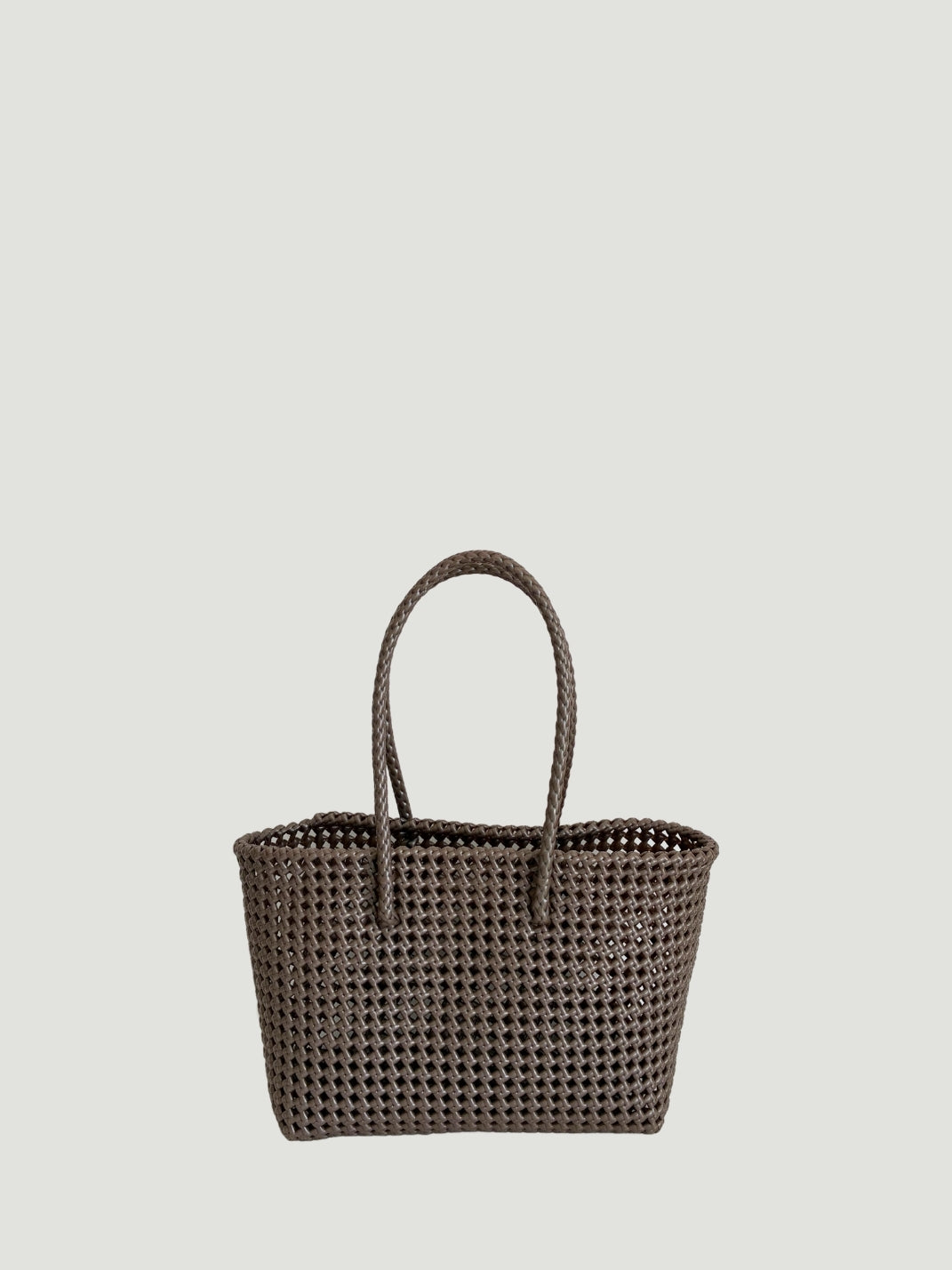 No. 546M - HAND-WOVEN BASKET BAG - MEDIUM - iridescent taupe