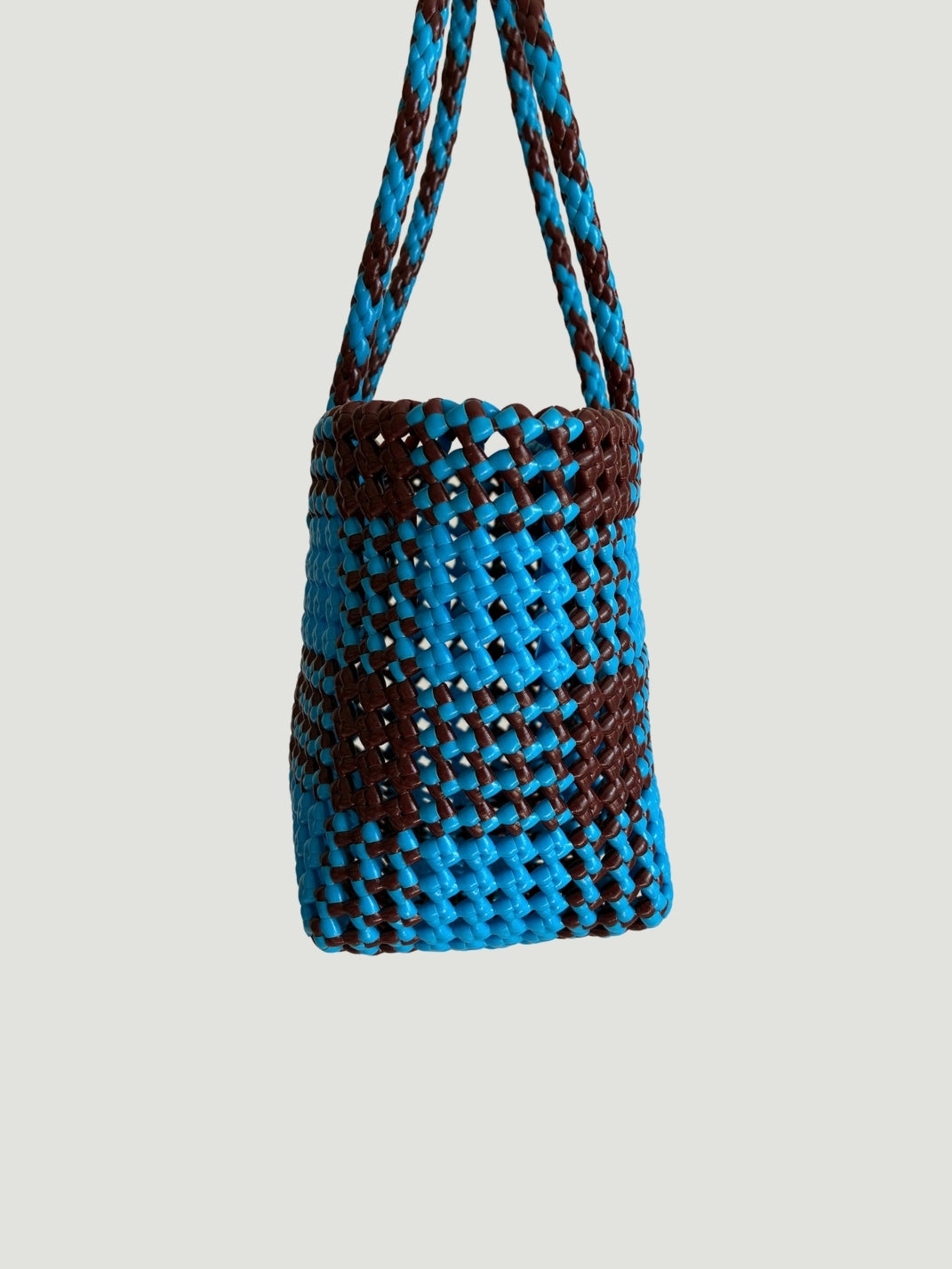 N°548S - SAC PANIER TRESSÉ MAIN - PETIT - bleu clair & bordeaux
