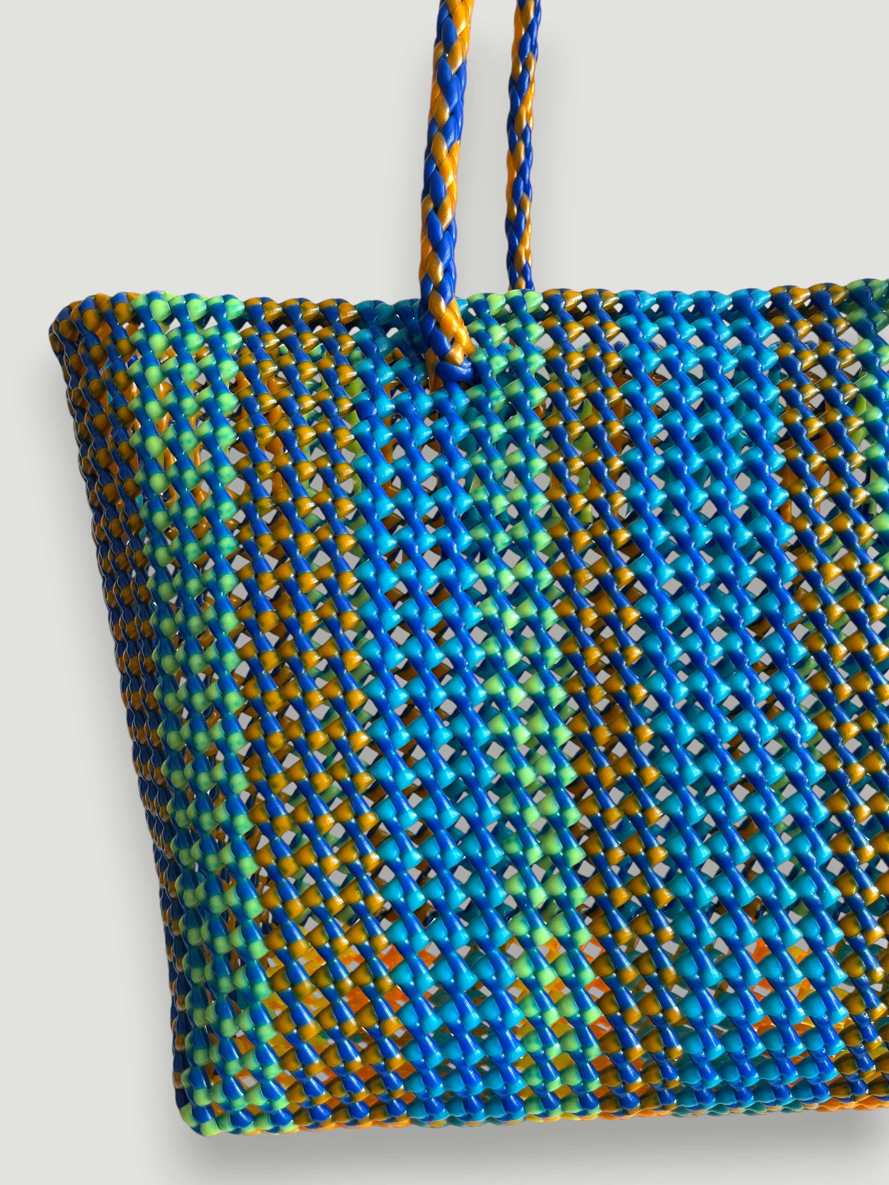 N°425L - SAC PANIER TRESSÉ MAIN - GRAND - multicolors