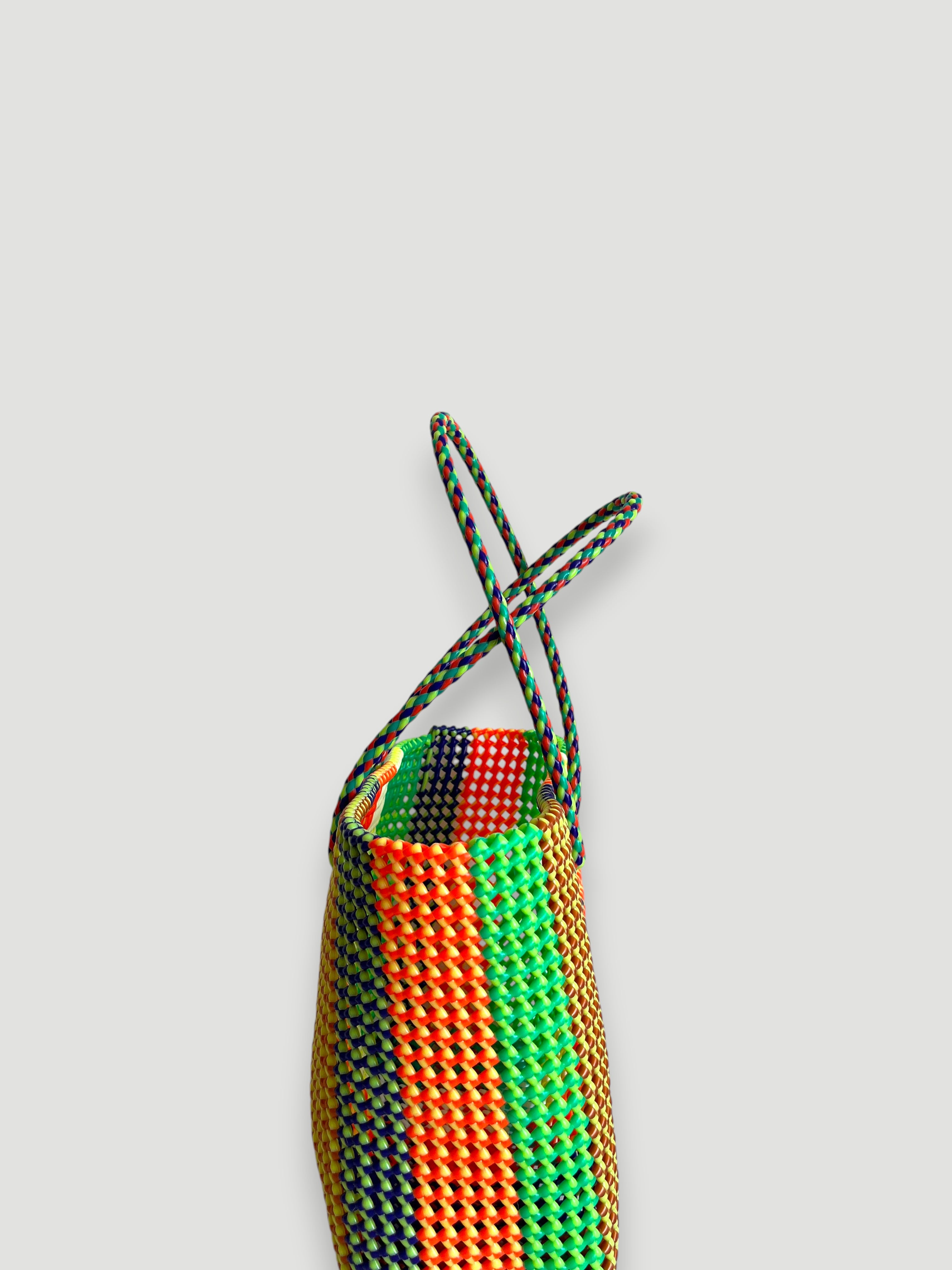 N°432L - SAC PANIER TRESSÉ MAIN - GRAND - multicolors