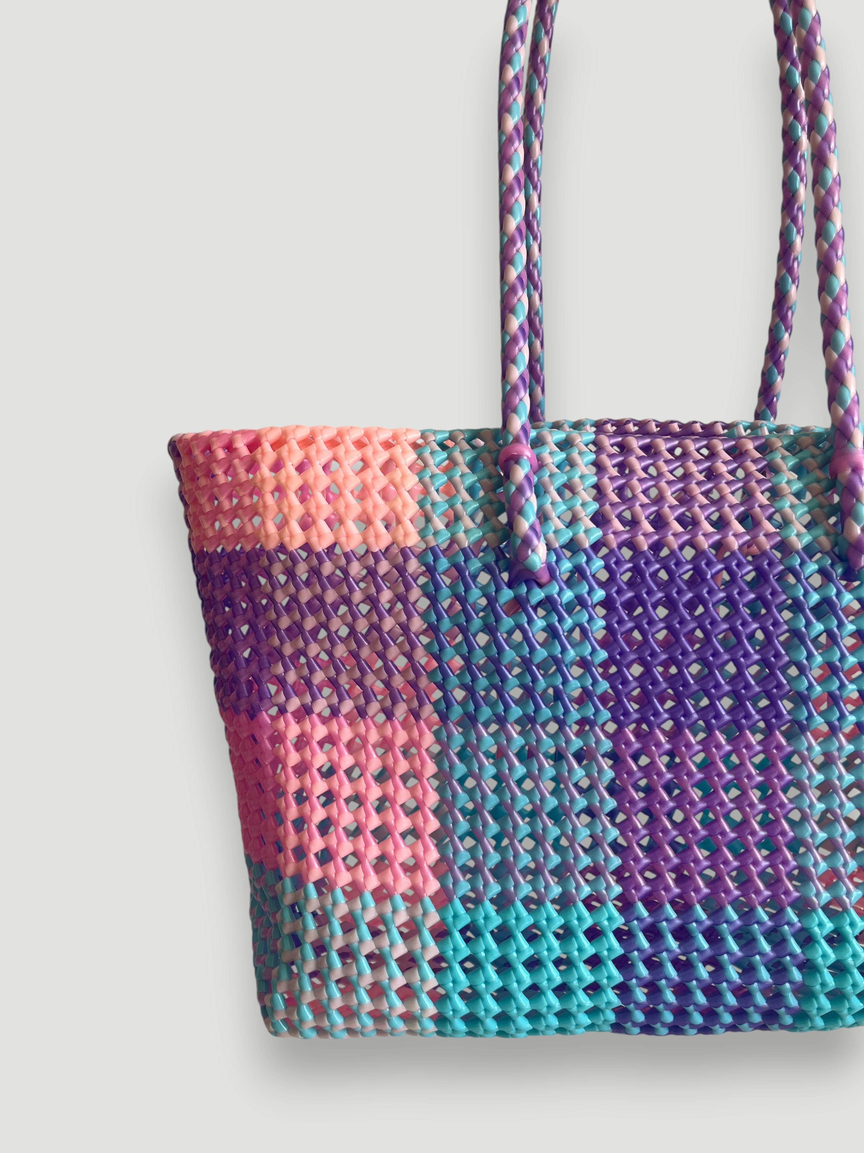 N°100L - SAC PANIER TRESSÉ MAIN - GRAND - multicolors