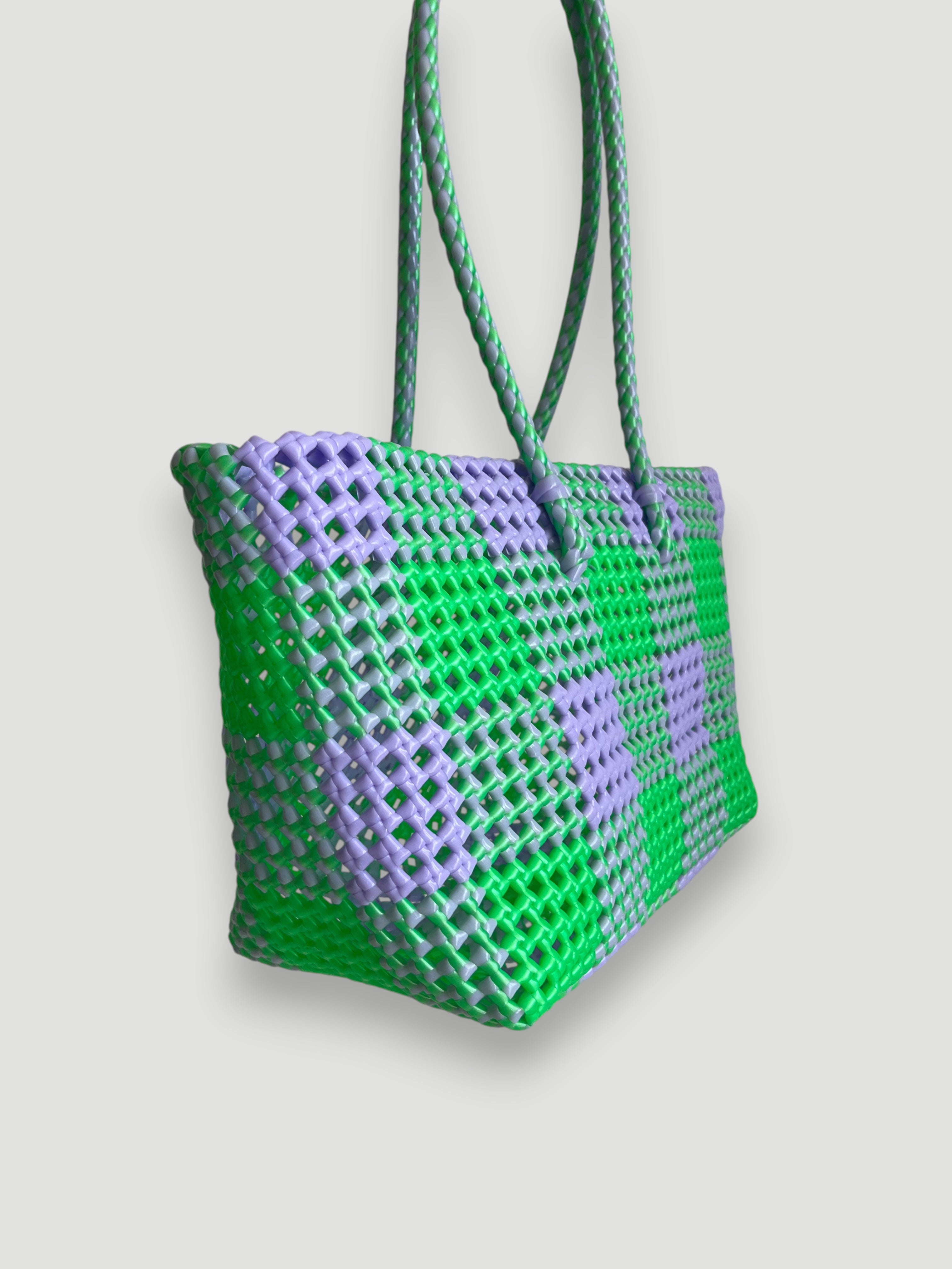 N°547M - SAC PANIER TRESSÉ MAIN - MOYEN - lavande & vert irisé