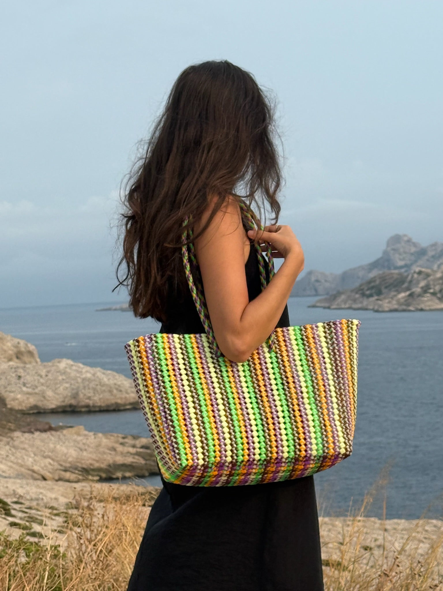 N°422L - SAC PANIER TRESSÉ MAIN - GRAND - multicolors