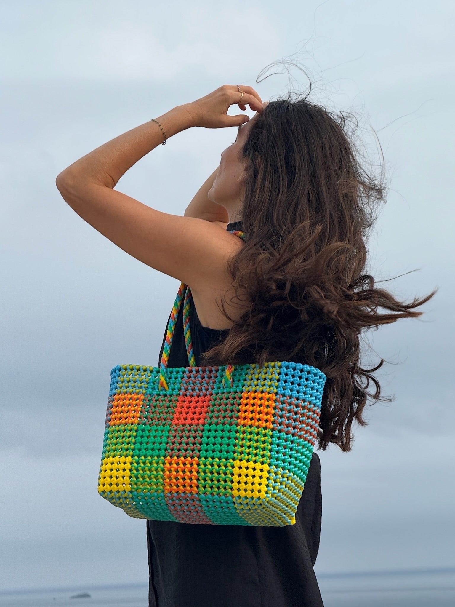 N°473M - SAC PANIER TRESSÉ MAIN - MOYEN - multicolors