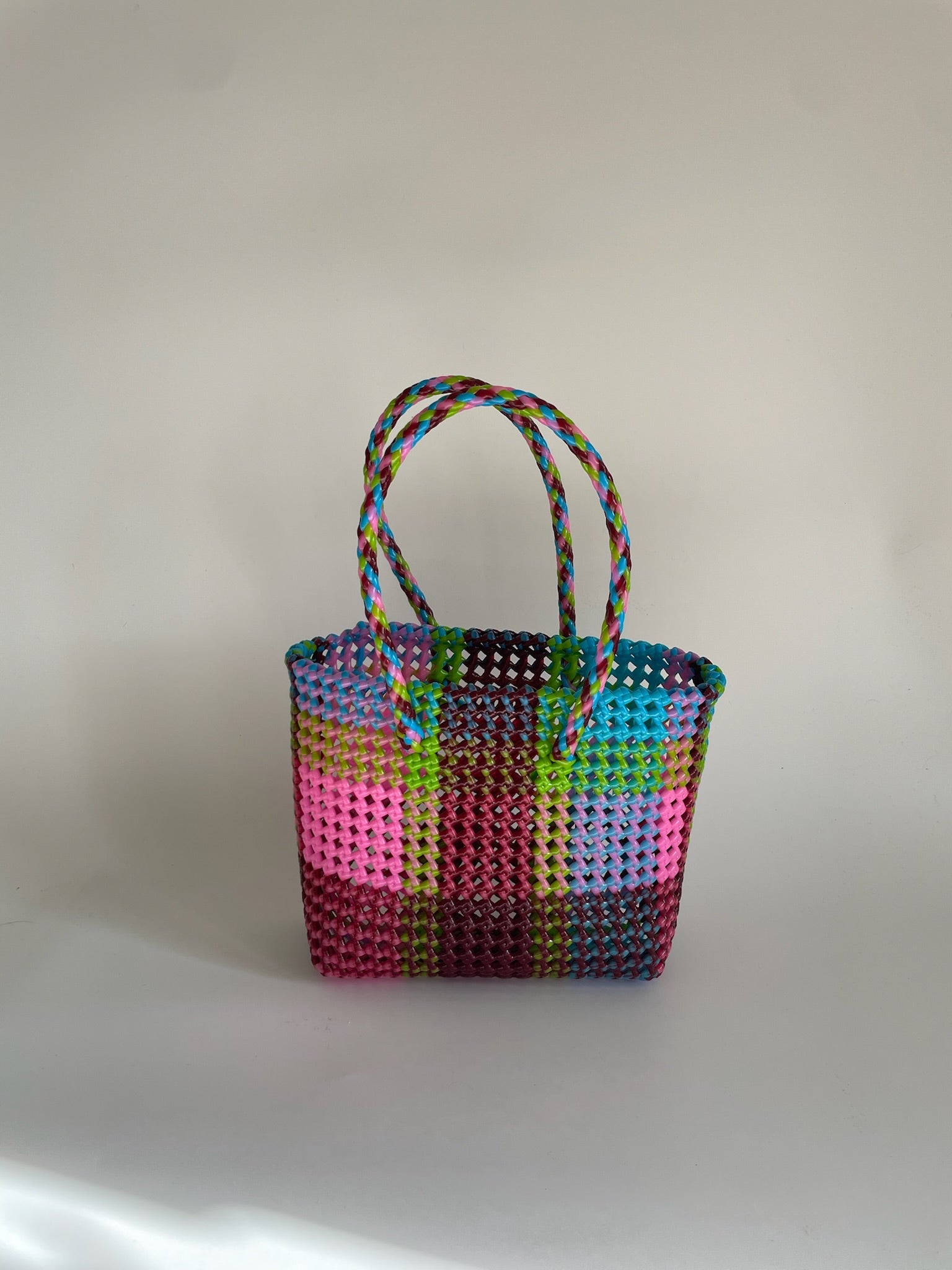No. 250S - Hand-braided basket bag - small - multicoloured