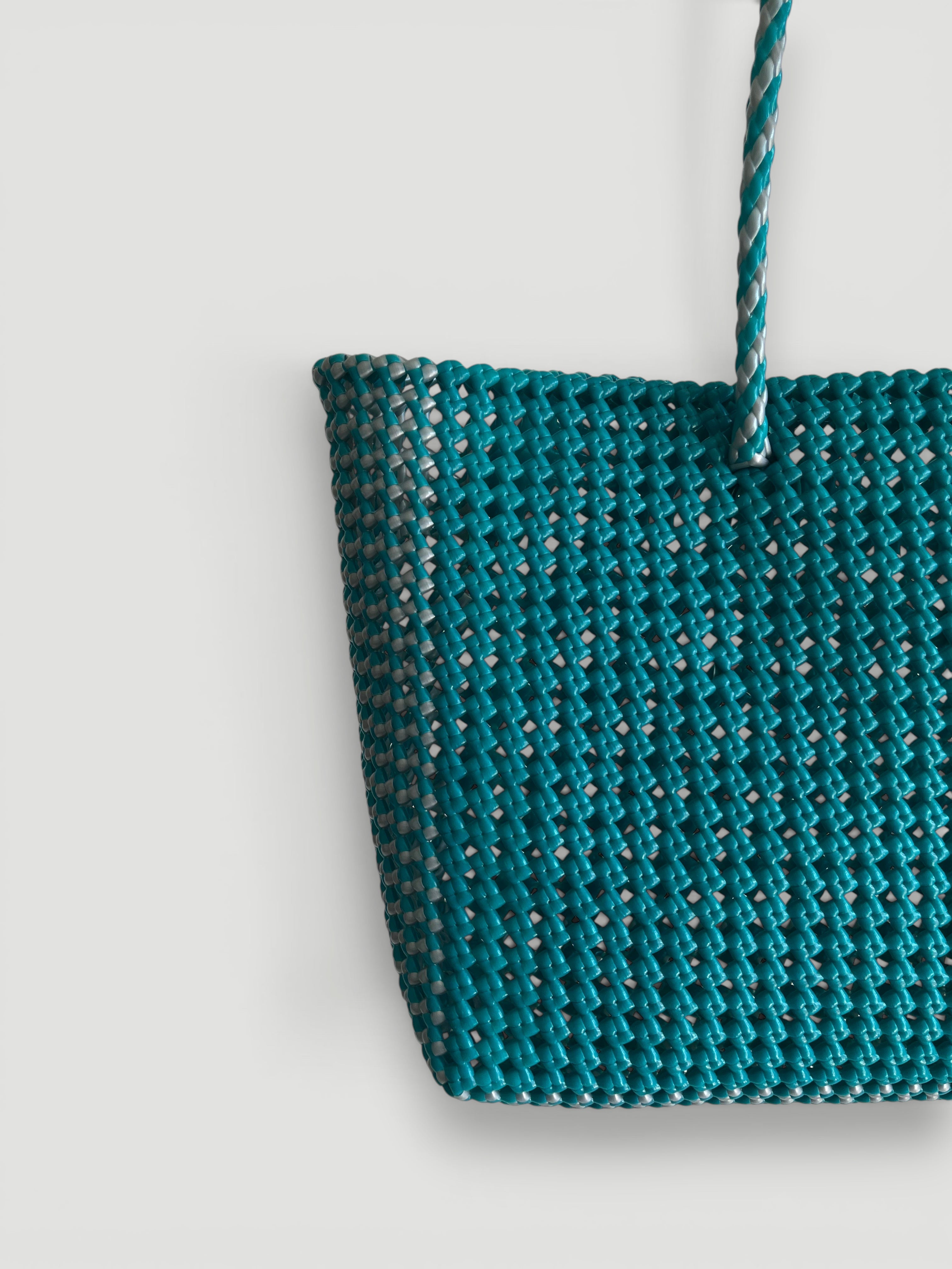 N°497L - SAC PANIER TRESSÉ MAIN - GRAND - turquoise & argenté