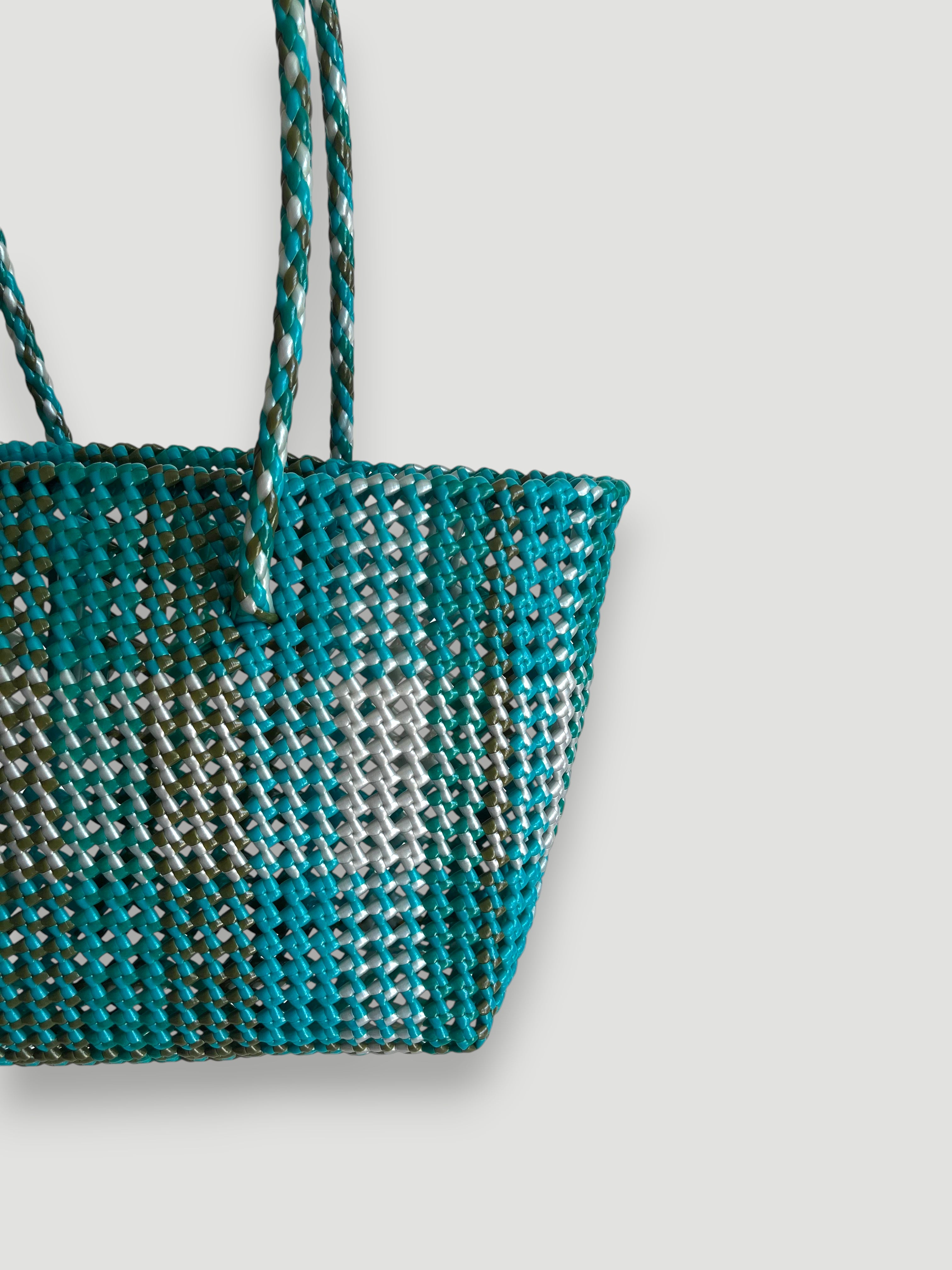 N°501M - SAC PANIER TRESSÉ MAIN - MOYEN - multicolors
