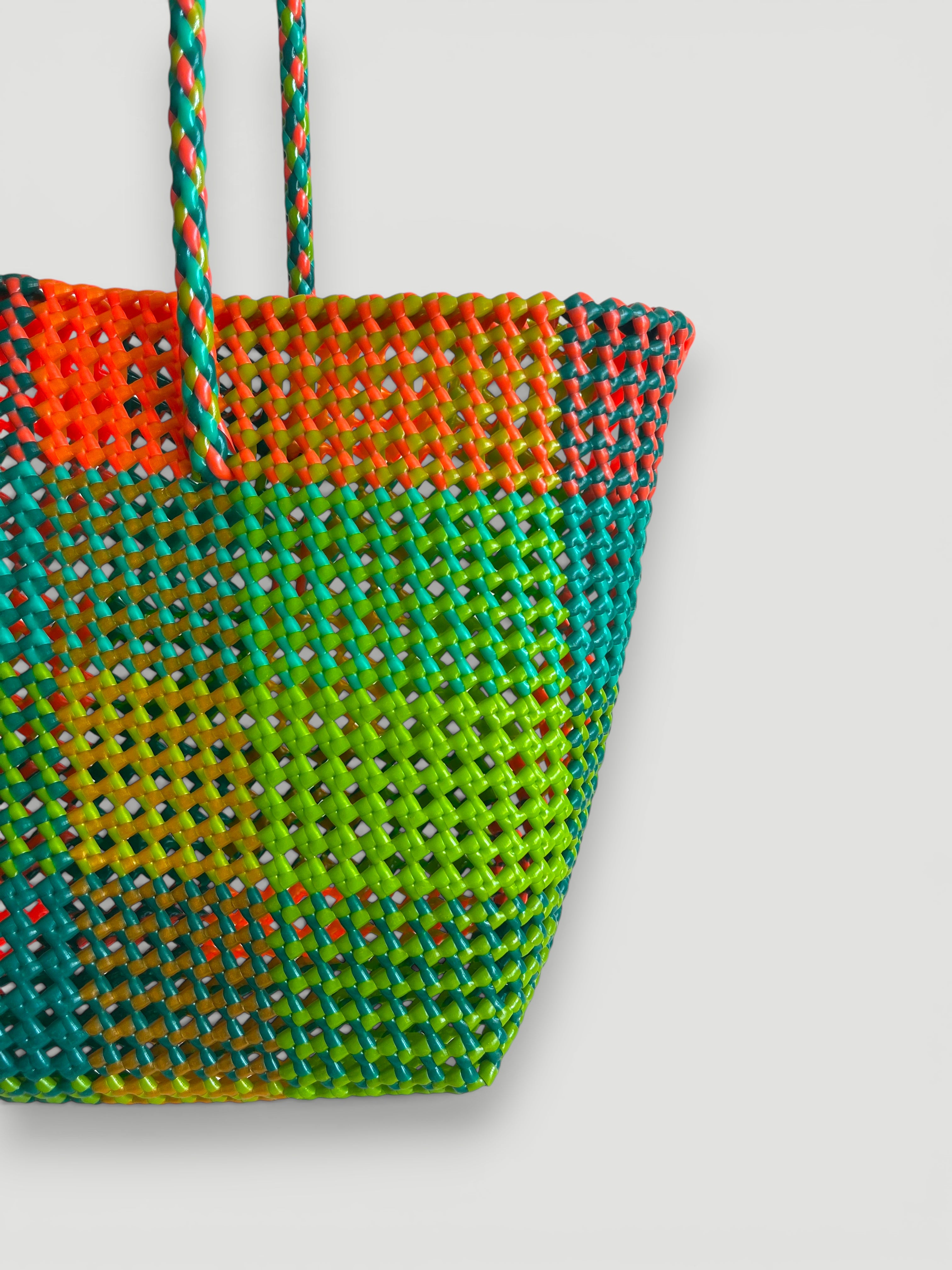 N°363L - SAC PANIER TRESSÉ MAIN - GRAND - multicolors