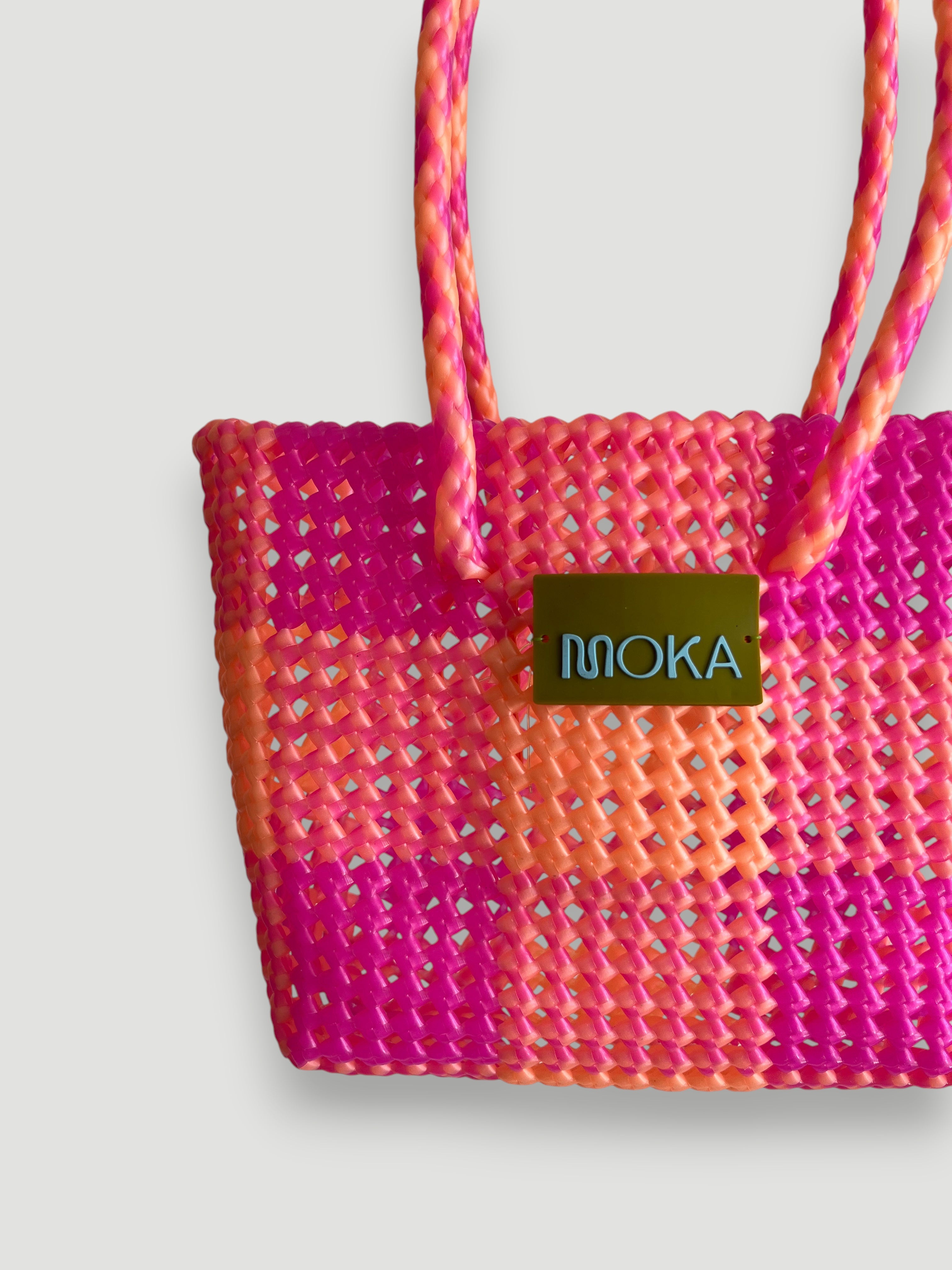 N°512S - SAC PANIER TRESSÉ MAIN - PETIT - orange irisé & rose fluo cristal
