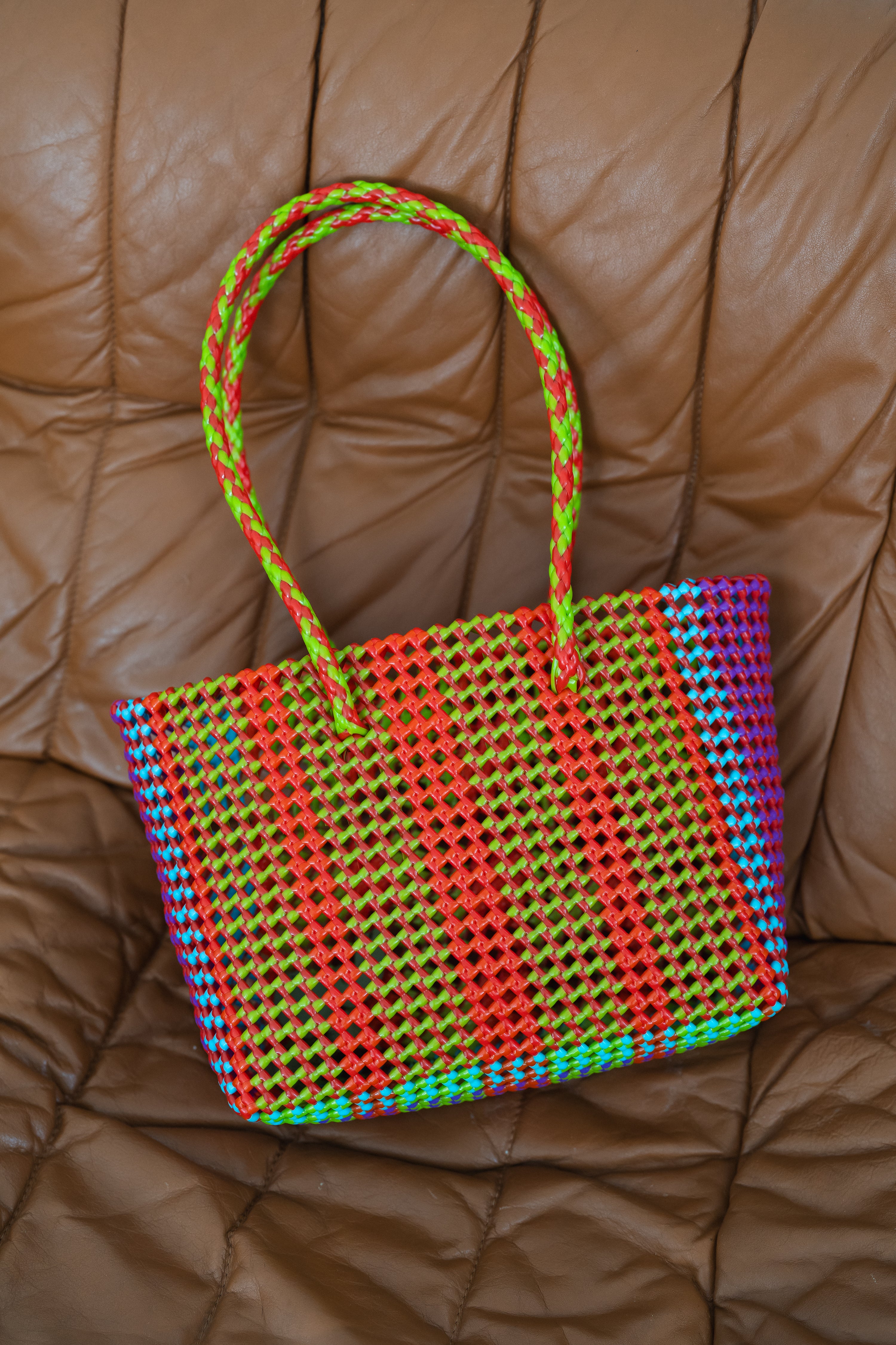 N°438M - SAC PANIER TRESSÉ MAIN - MOYEN - multicolors