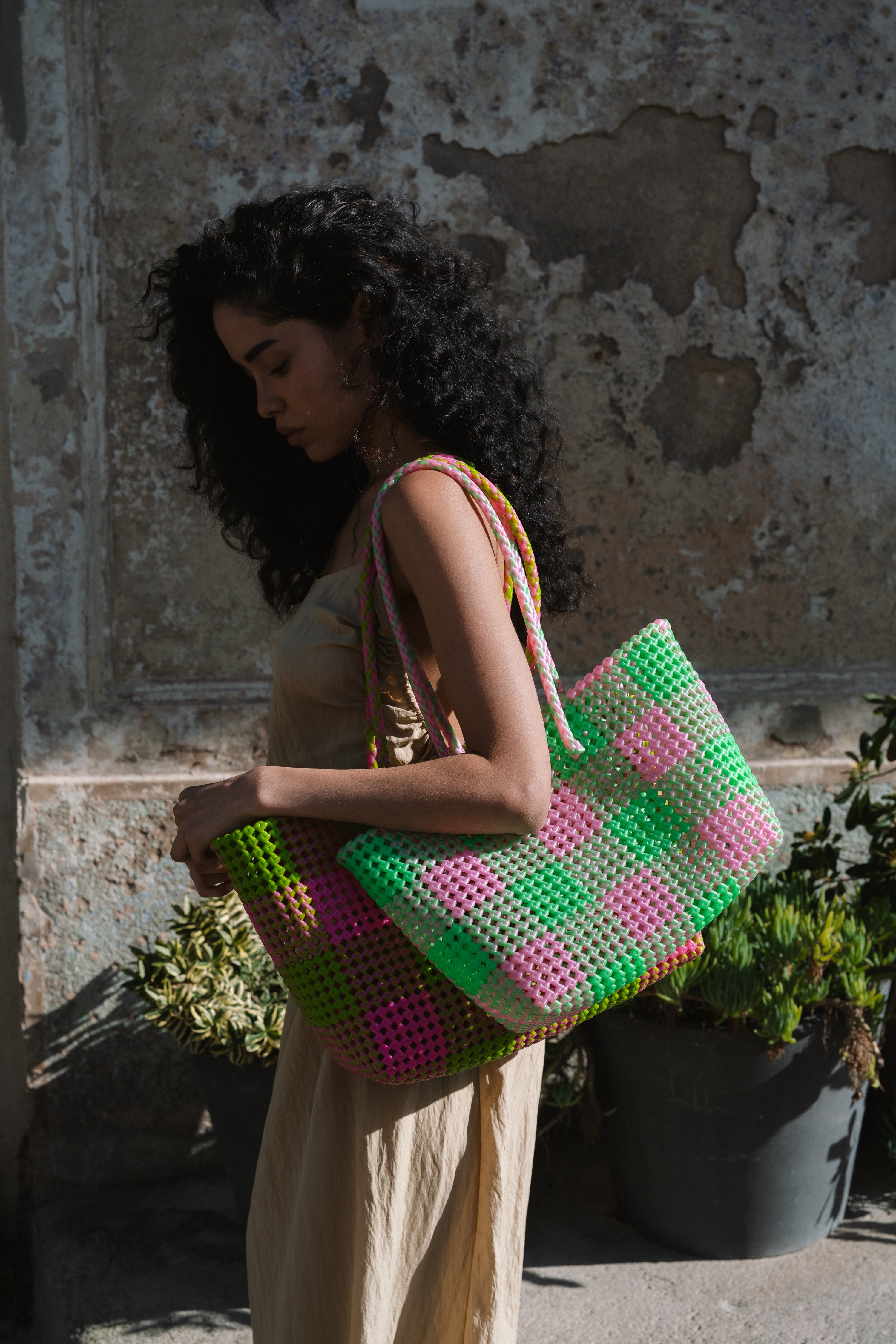 No. 21L - Hand-braided basket bag - large - light pink & light green
