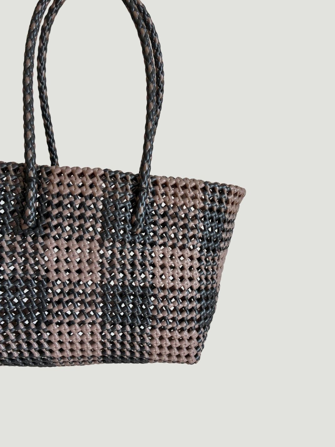 No. 547M - HAND-WOVEN BASKET BAG - MEDIUM - iridescent brown & iridescent black