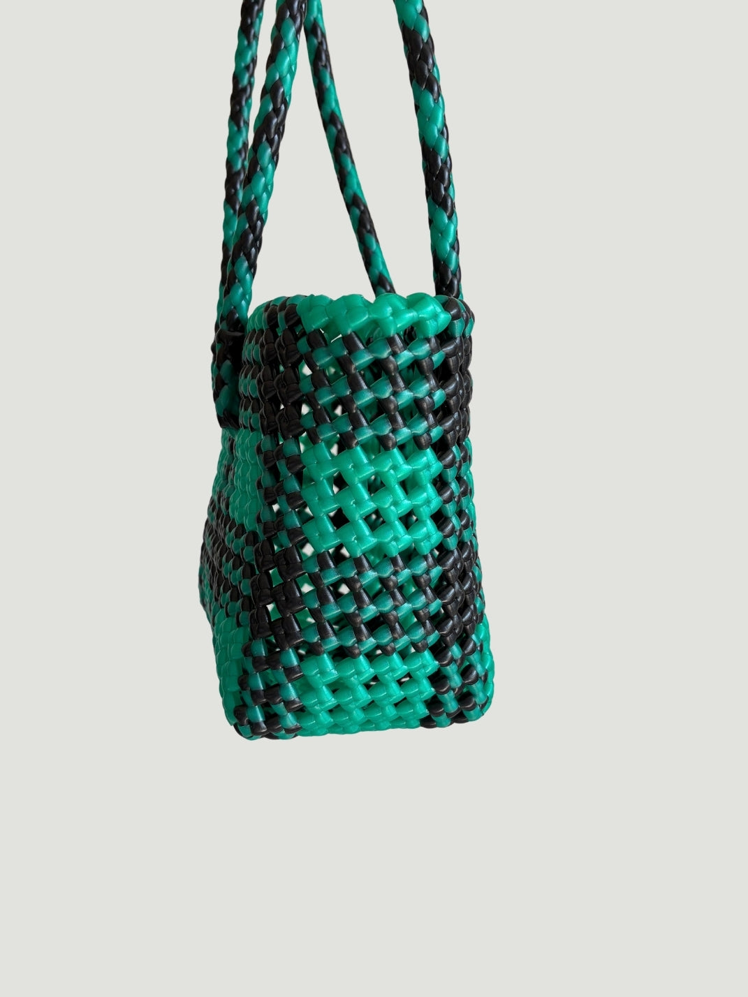 N°551XS - HAND-WOVEN BASKET BAG - MINI - iridescent black & iridescent turquoise