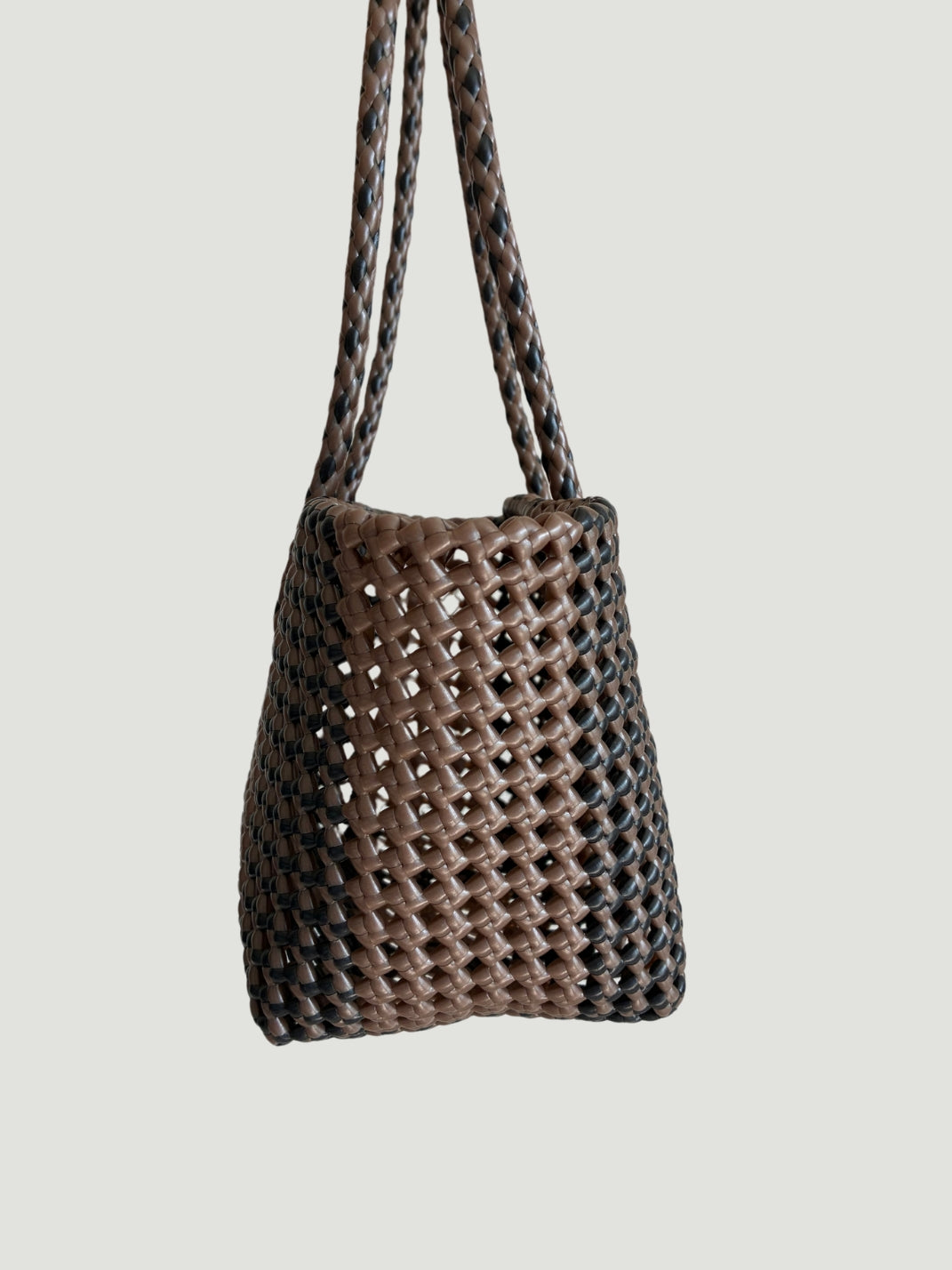 N°547S - SAC PANIER TRESSÉ MAIN - PETIT - marron irisé & noir irisé