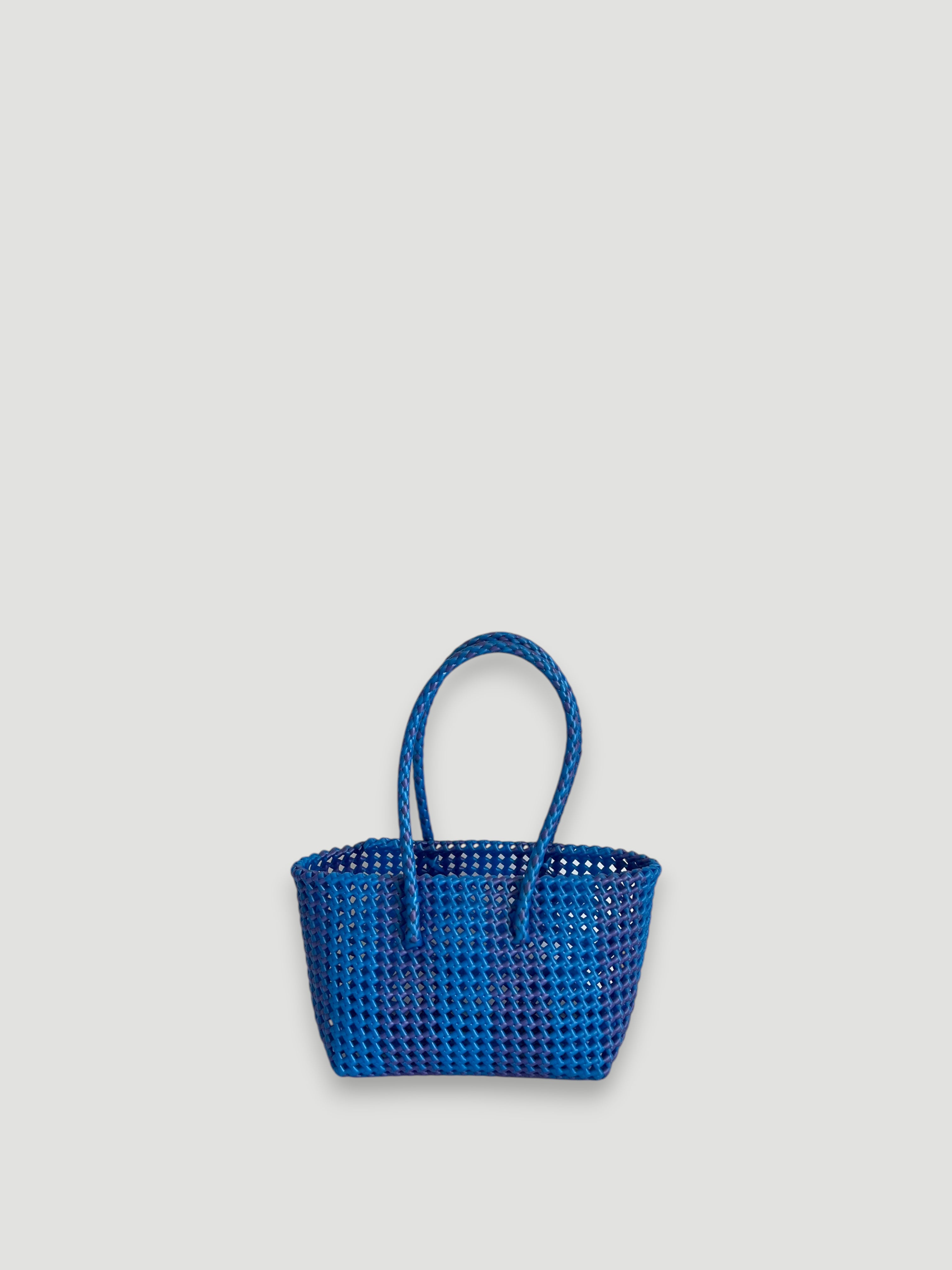 N°538S - SAC PANIER TRESSÉ MAIN - PETIT - bleu irisé et violet irisé