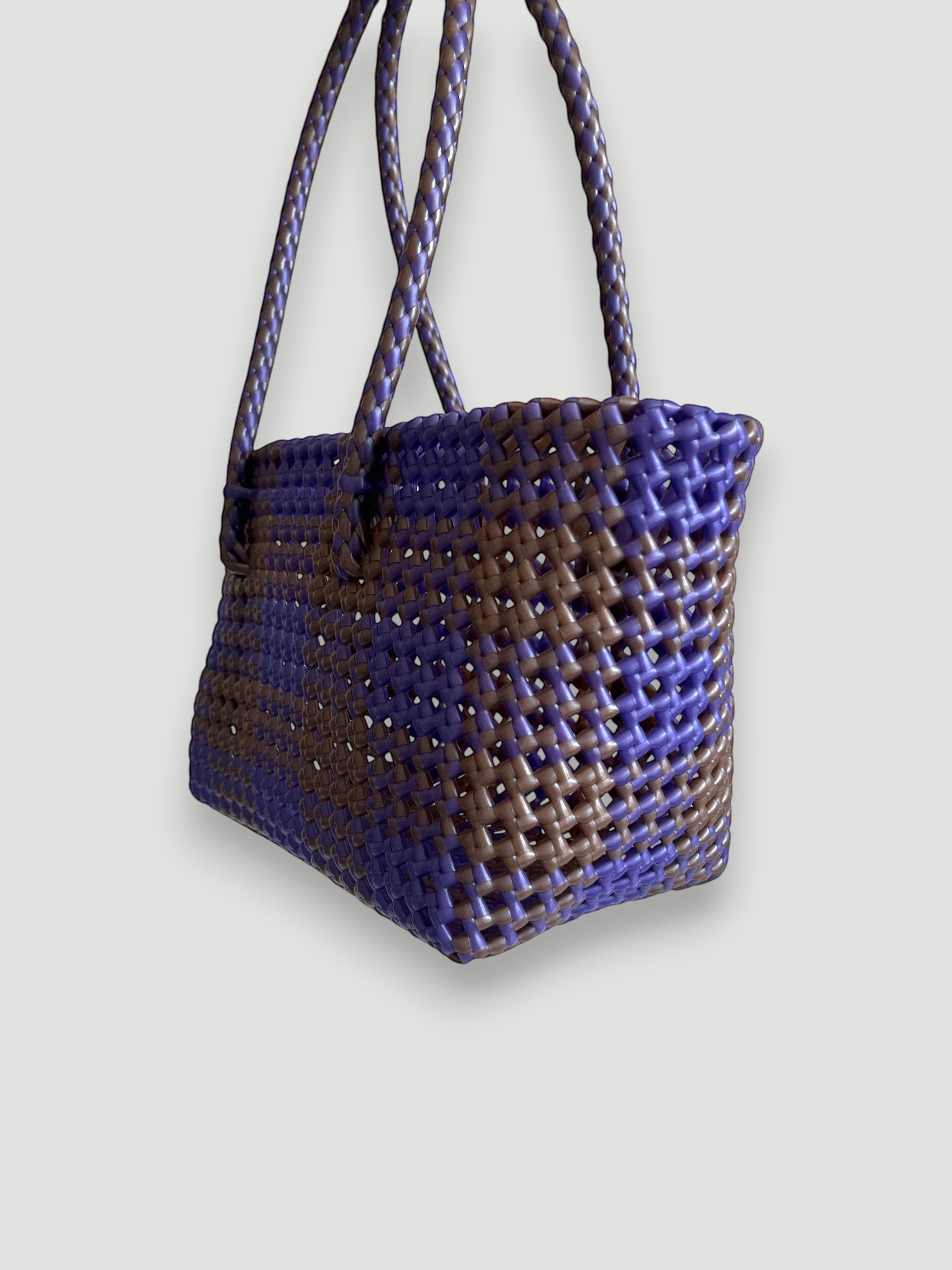 N°542S - SAC PANIER TRESSÉ MAIN - PETIT - violet irisé & marron irisé