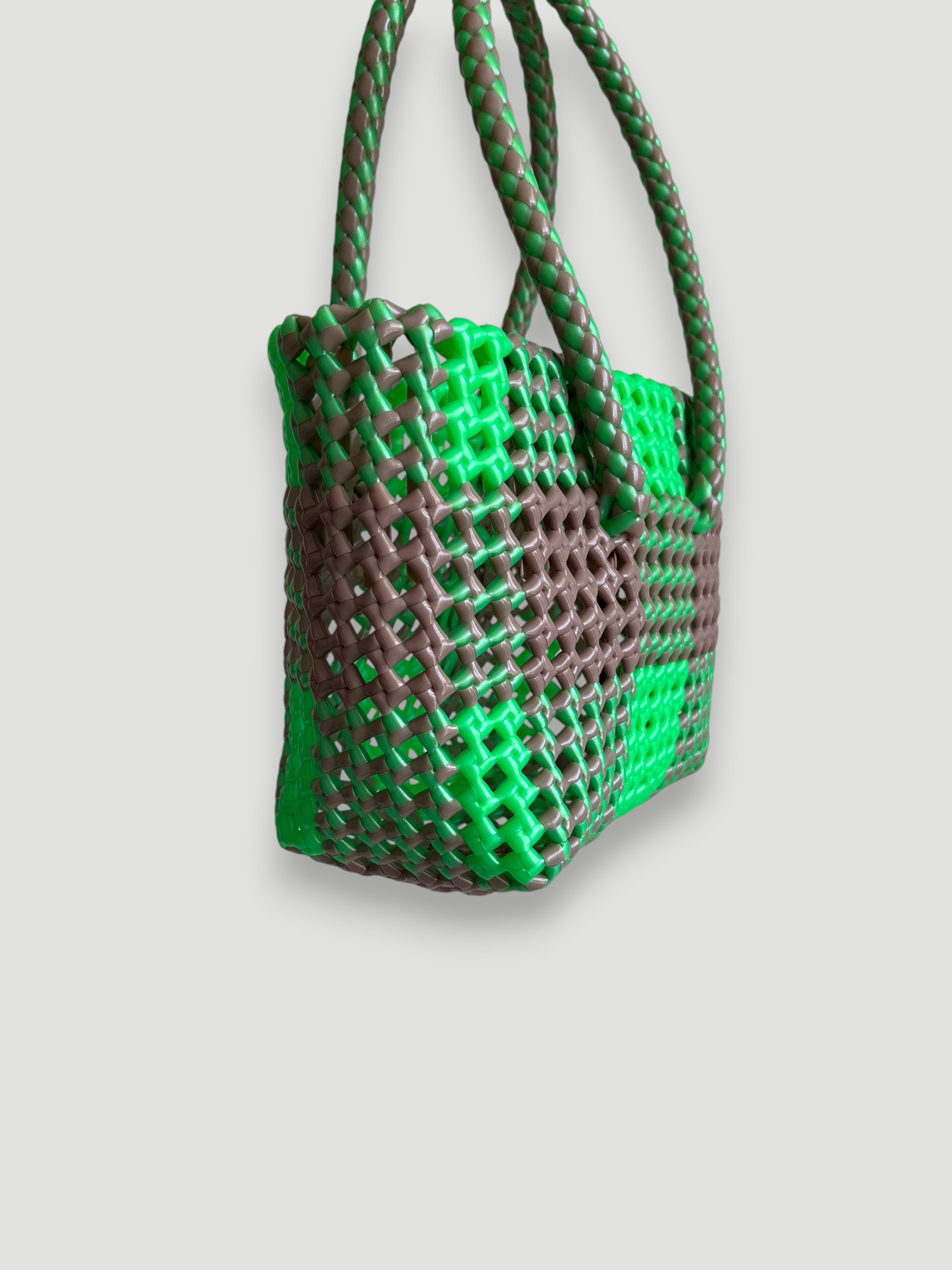N°544XS - SAC PANIER TRESSÉ MAIN - MINI - vert irisé & taupe