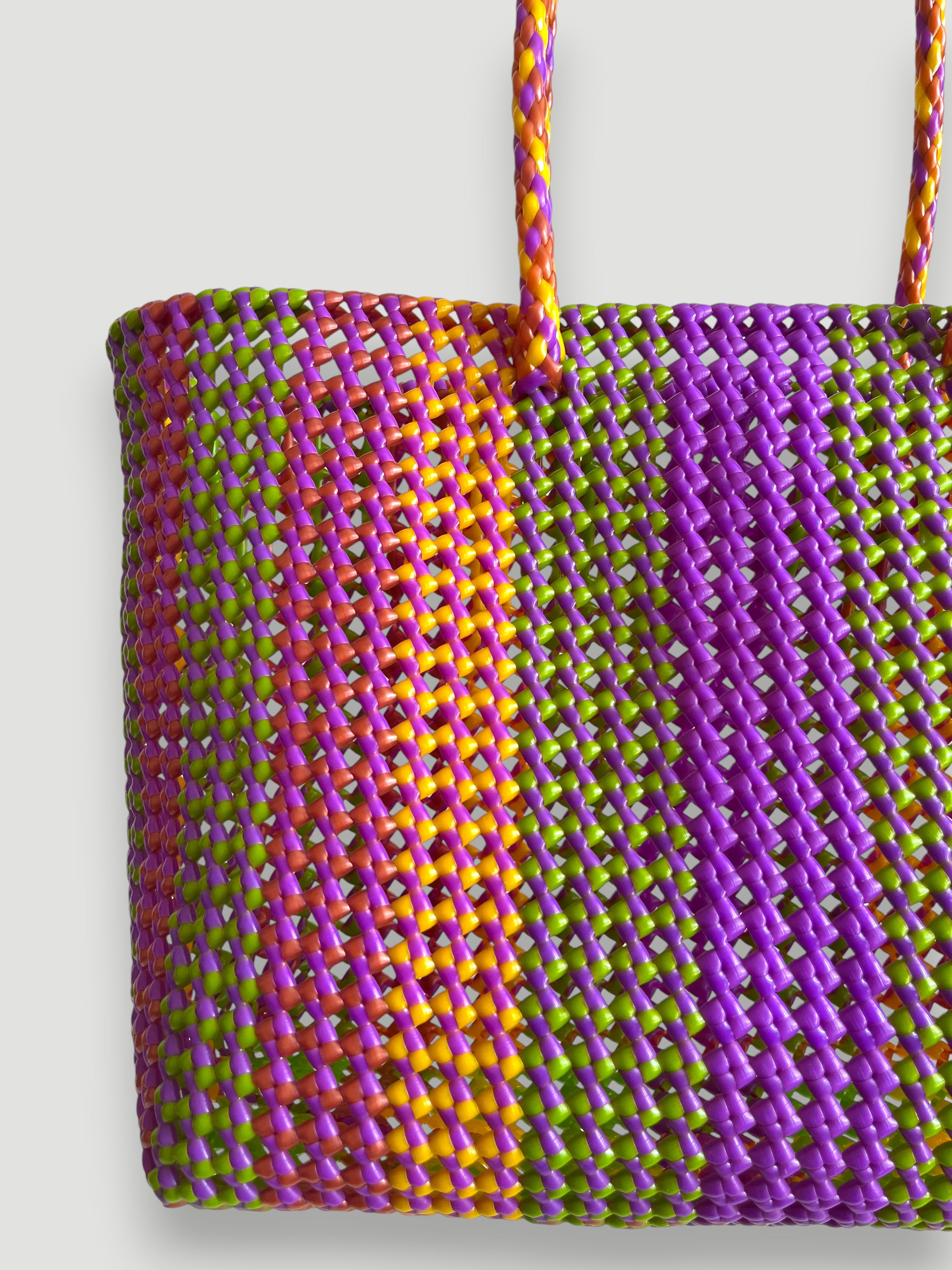 N°426L - SAC PANIER TRESSÉ MAIN - GRAND - multicolors