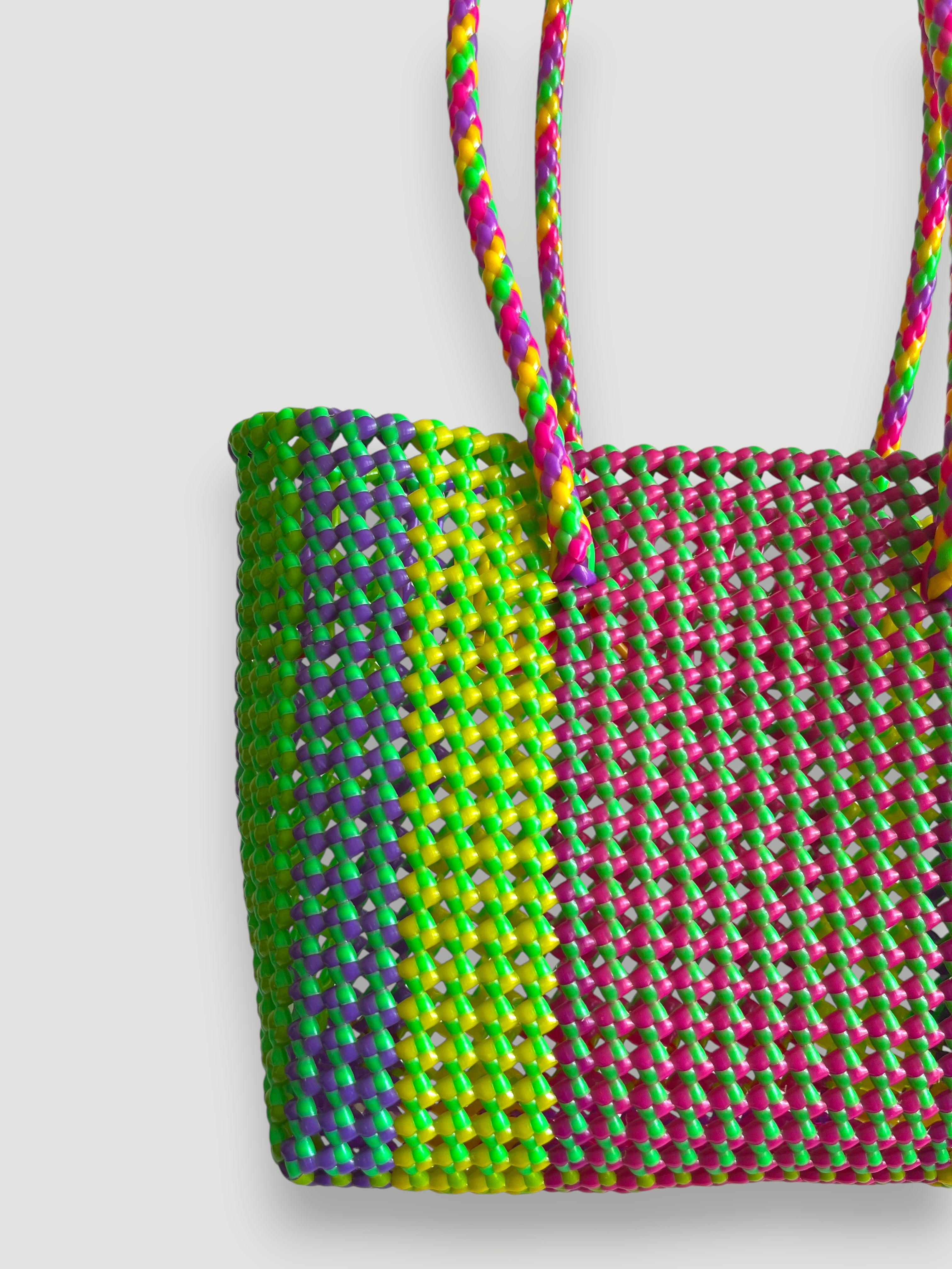 N°442M - SAC PANIER TRESSÉ MAIN - MOYEN - multicolors
