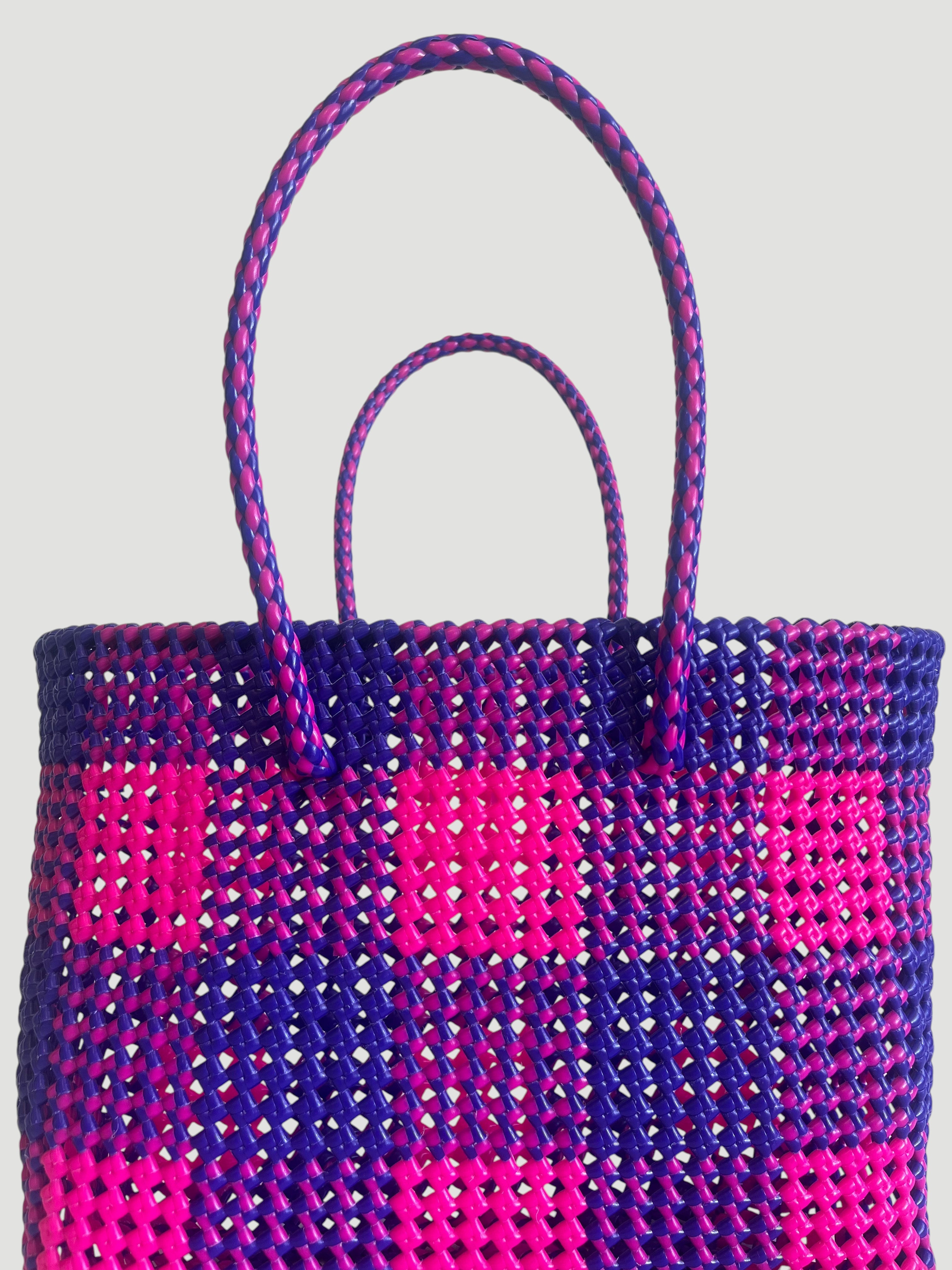 No. 15L - Hand-woven basket bag - large - neon pink &amp; dark blue