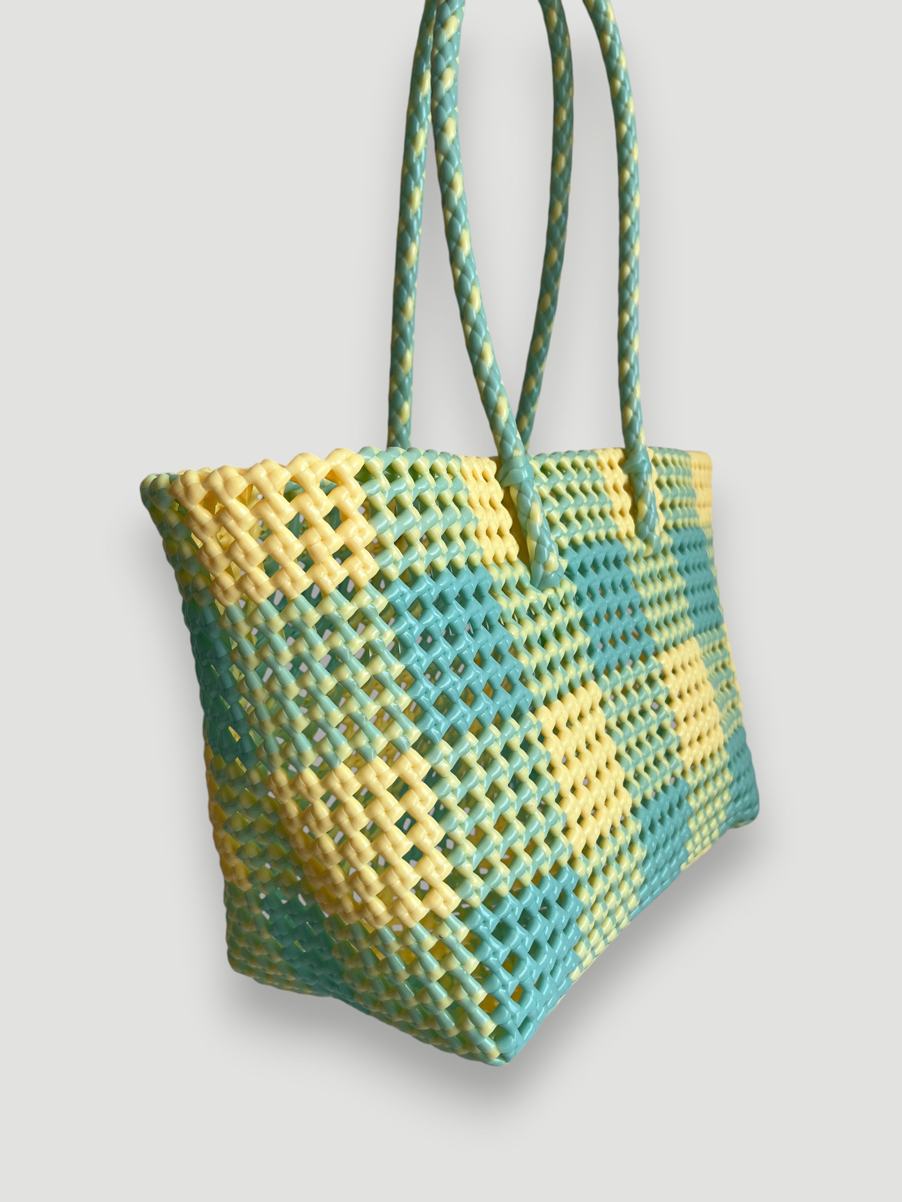 N°546M - SAC PANIER TRESSÉ MAIN - MOYEN - bleu pastel & crème
