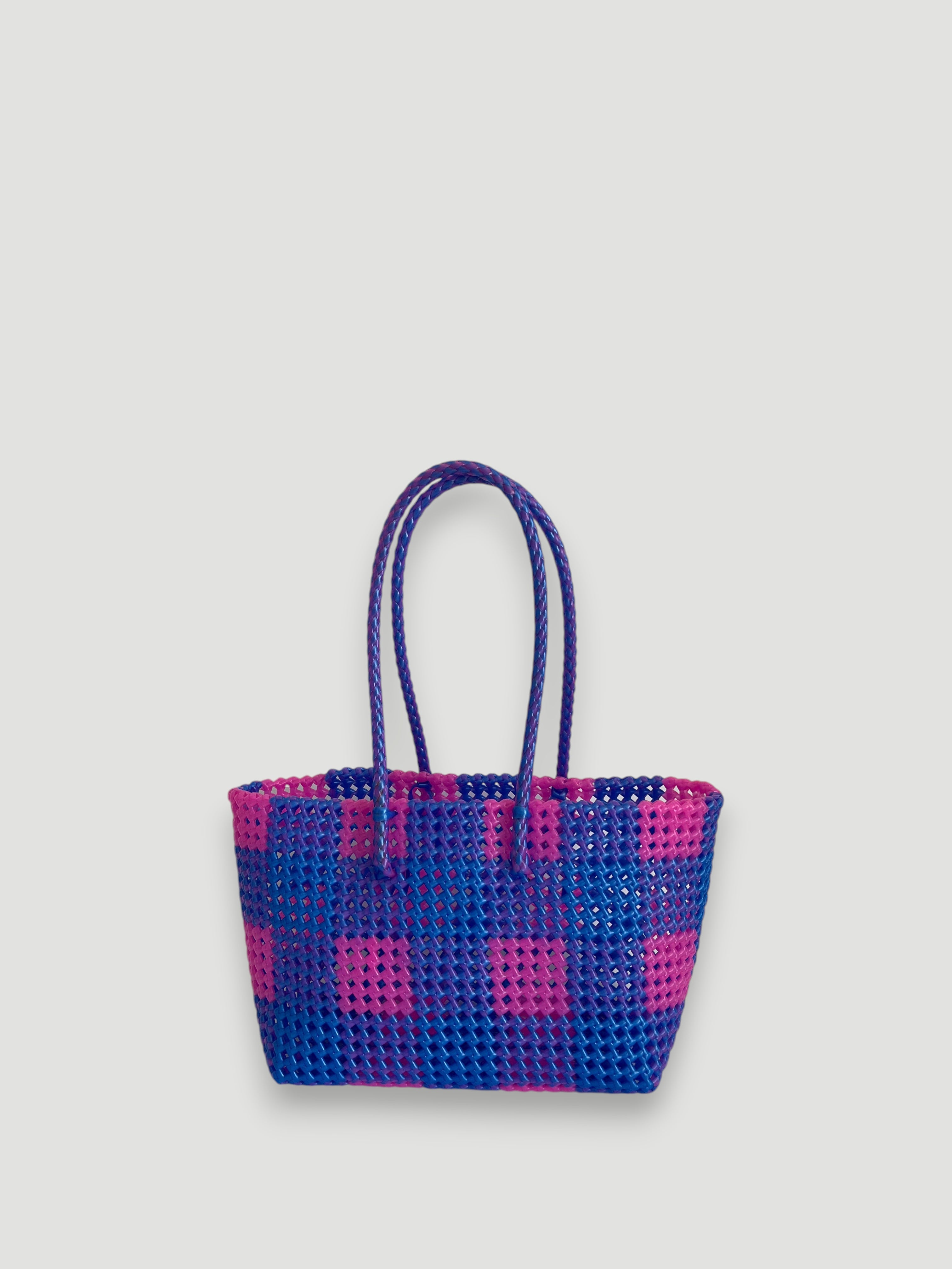 N°15M - SAC PANIER TRESSÉ MAIN - MOYEN - bleu foncé irisé & rose glossy