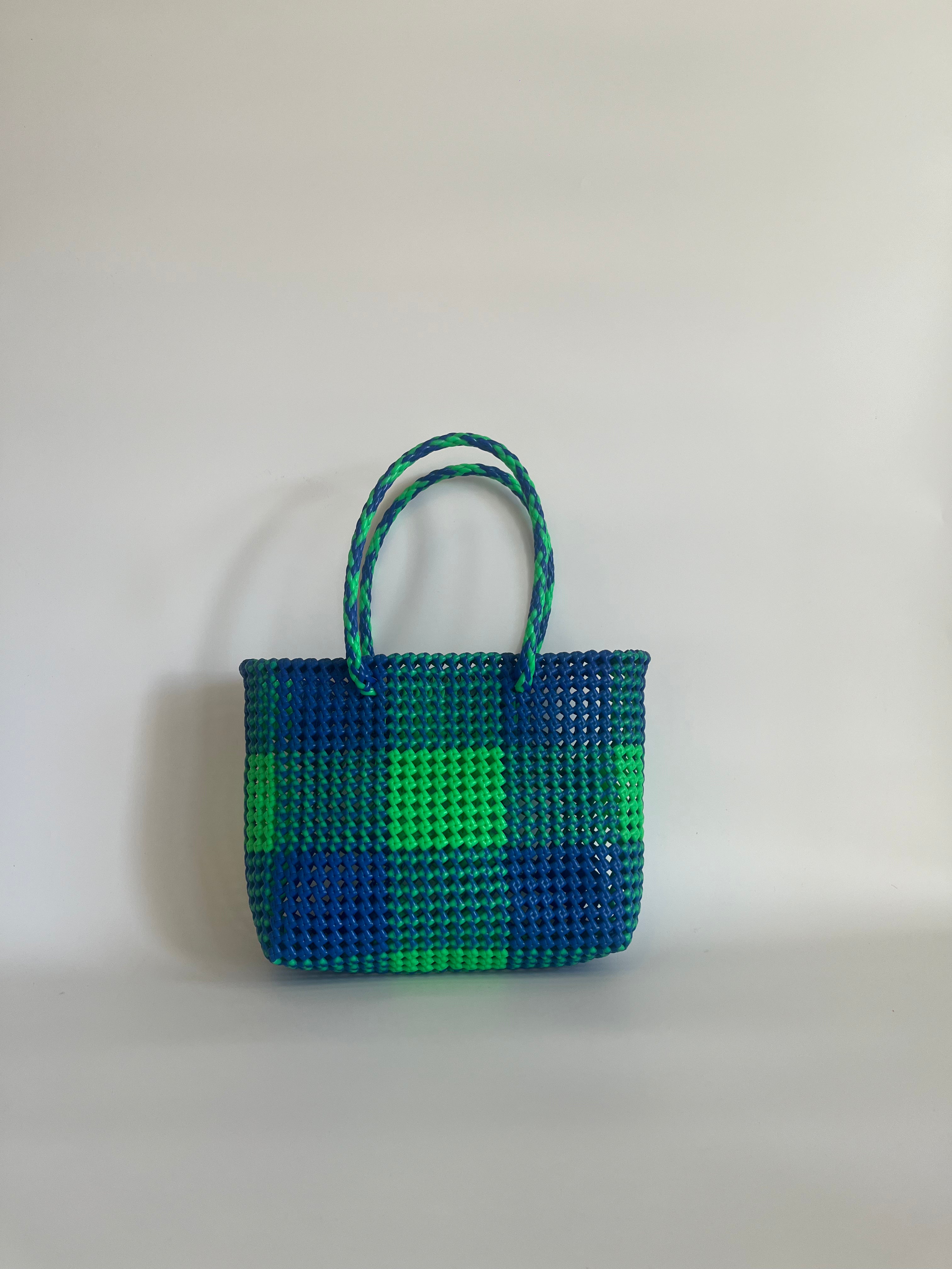 N°49M - SAC PANIER TRESSÉ MAIN - MOYEN - vert fluo & bleu foncé