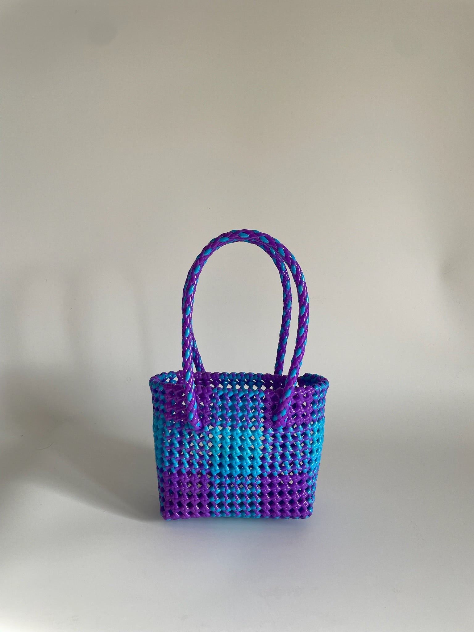 N°4XS - SAC PANIER TRESSÉ MAIN - MINI - violet & bleu clair