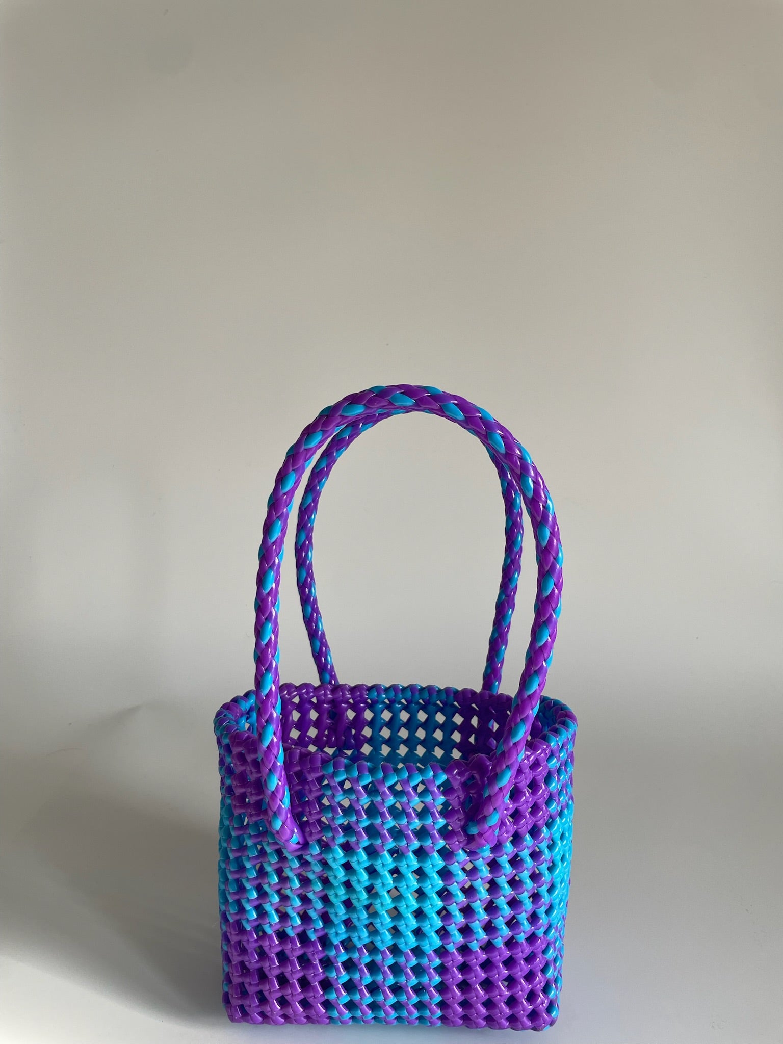 N°4XS - SAC PANIER TRESSÉ MAIN - MINI - violet & bleu clair