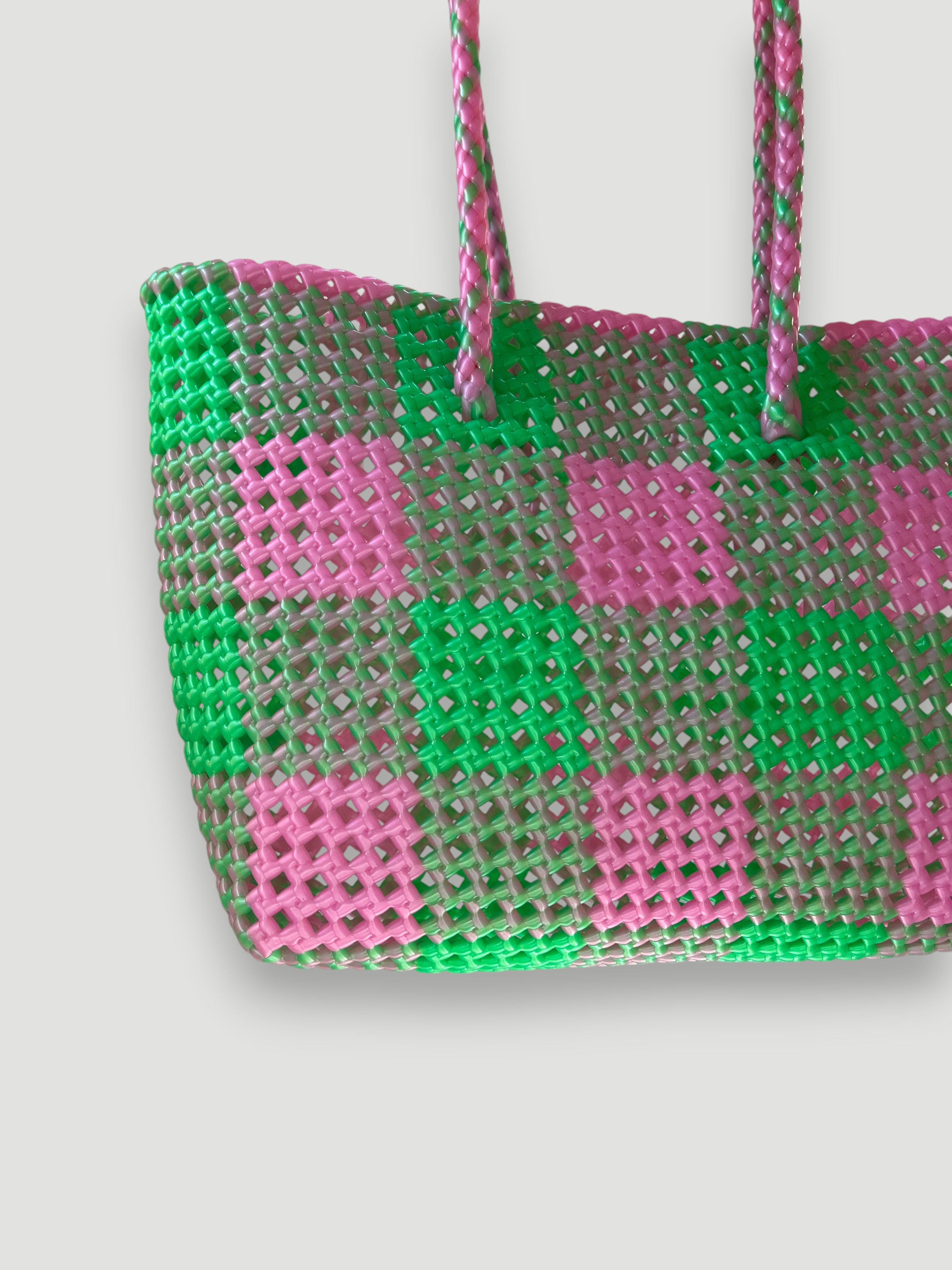 N°522M - HANDWOVEN BASKET BAG - MEDIUM - metallic pink & metallic green