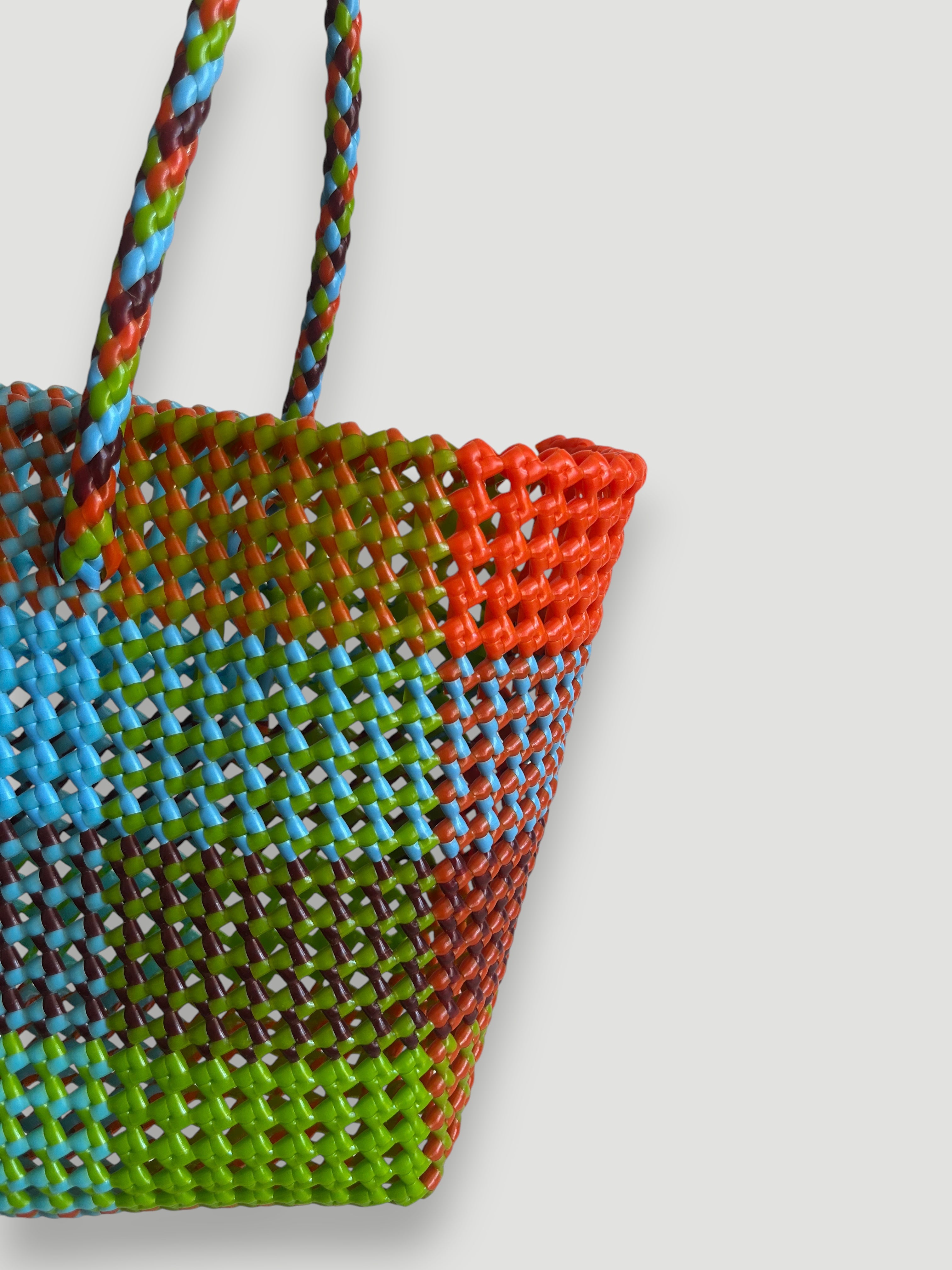 N°374M - SAC PANIER TRESSÉ MAIN - MOYEN - multicolors