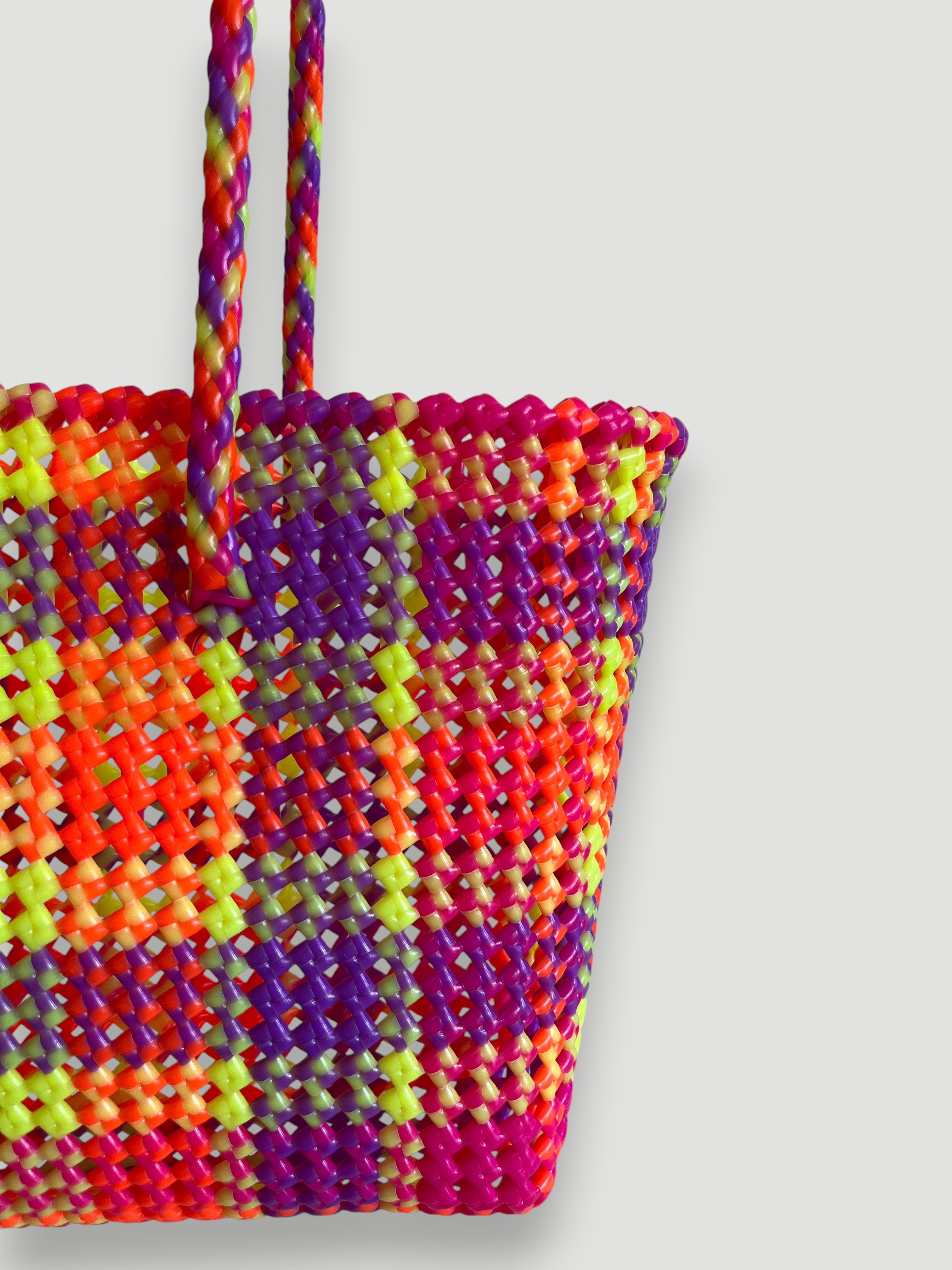 N°402M - SAC PANIER TRESSÉ MAIN - MOYEN - multicolors