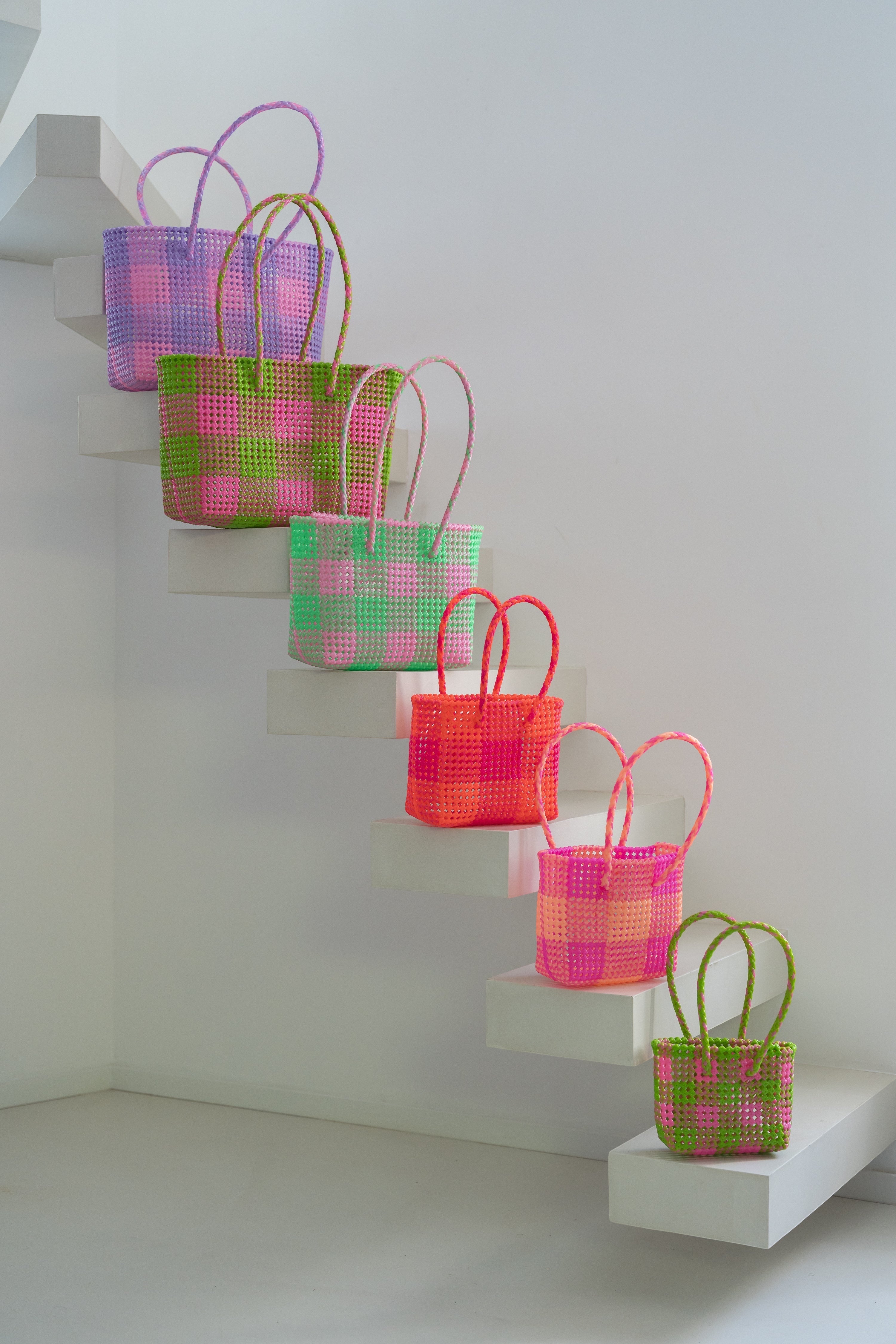 No. 222S - Hand-braided basket bag - small - neon orange &amp; neon pink