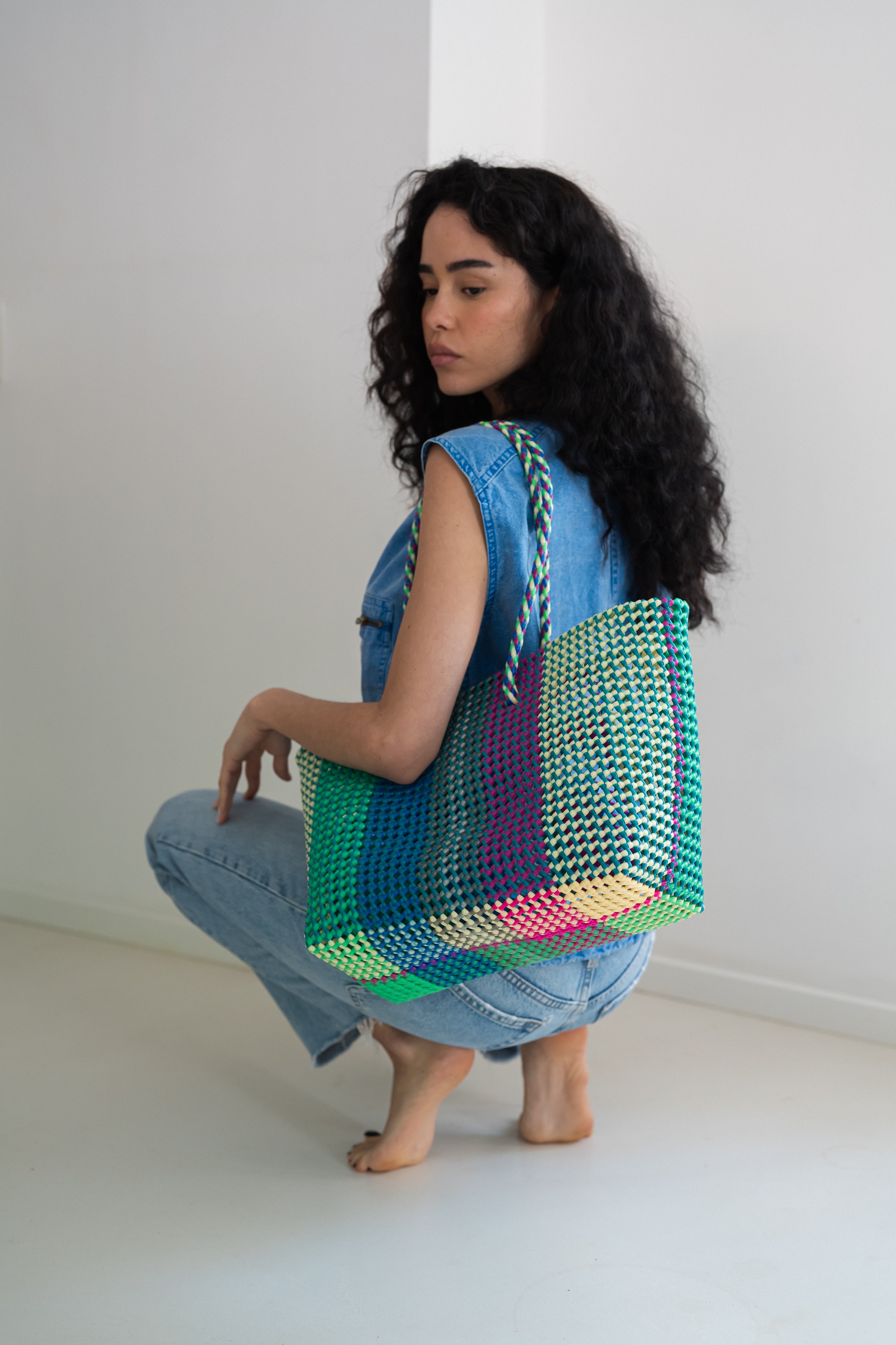 N°477L - SAC PANIER TRESSÉ MAIN - GRAND - multicolors