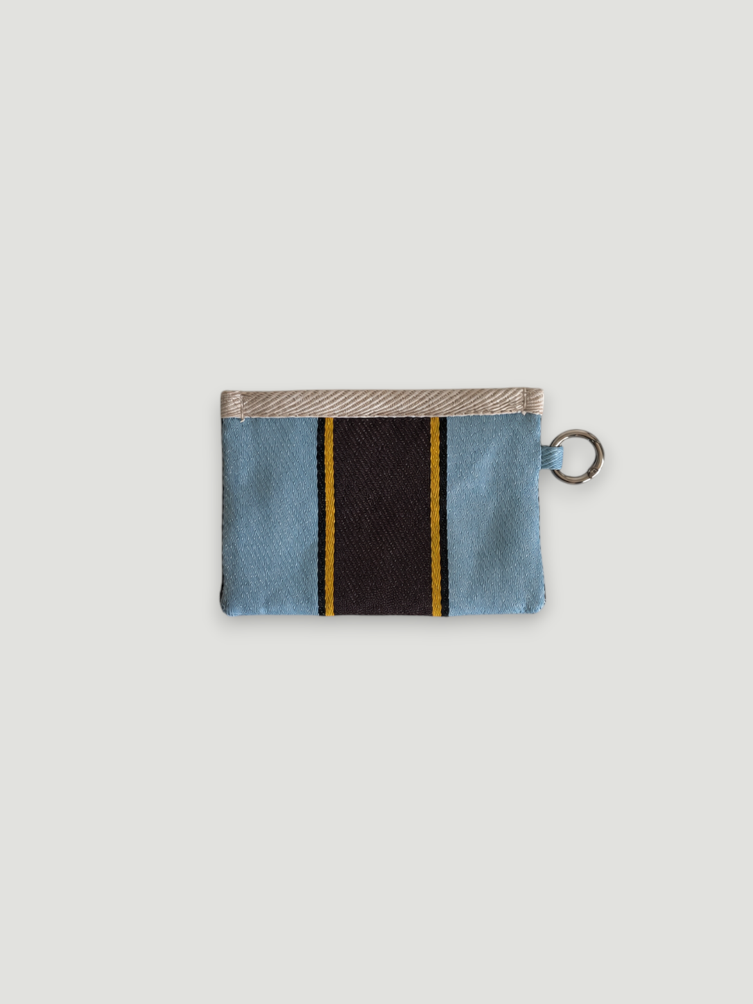 Porte-monnaie MOKA Formentera en tissu recyclé bleu avec bande centrale marron et anneau métallique