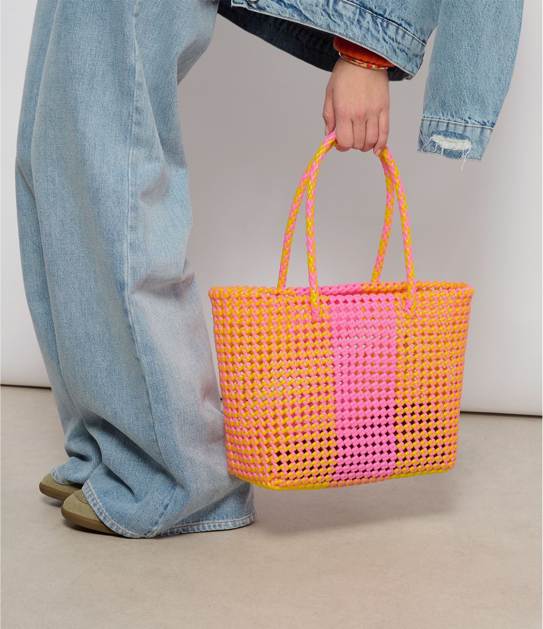 N°24M bis - SAC PANIER TRESSÉ MAIN - MOYEN - jaune & rose clair